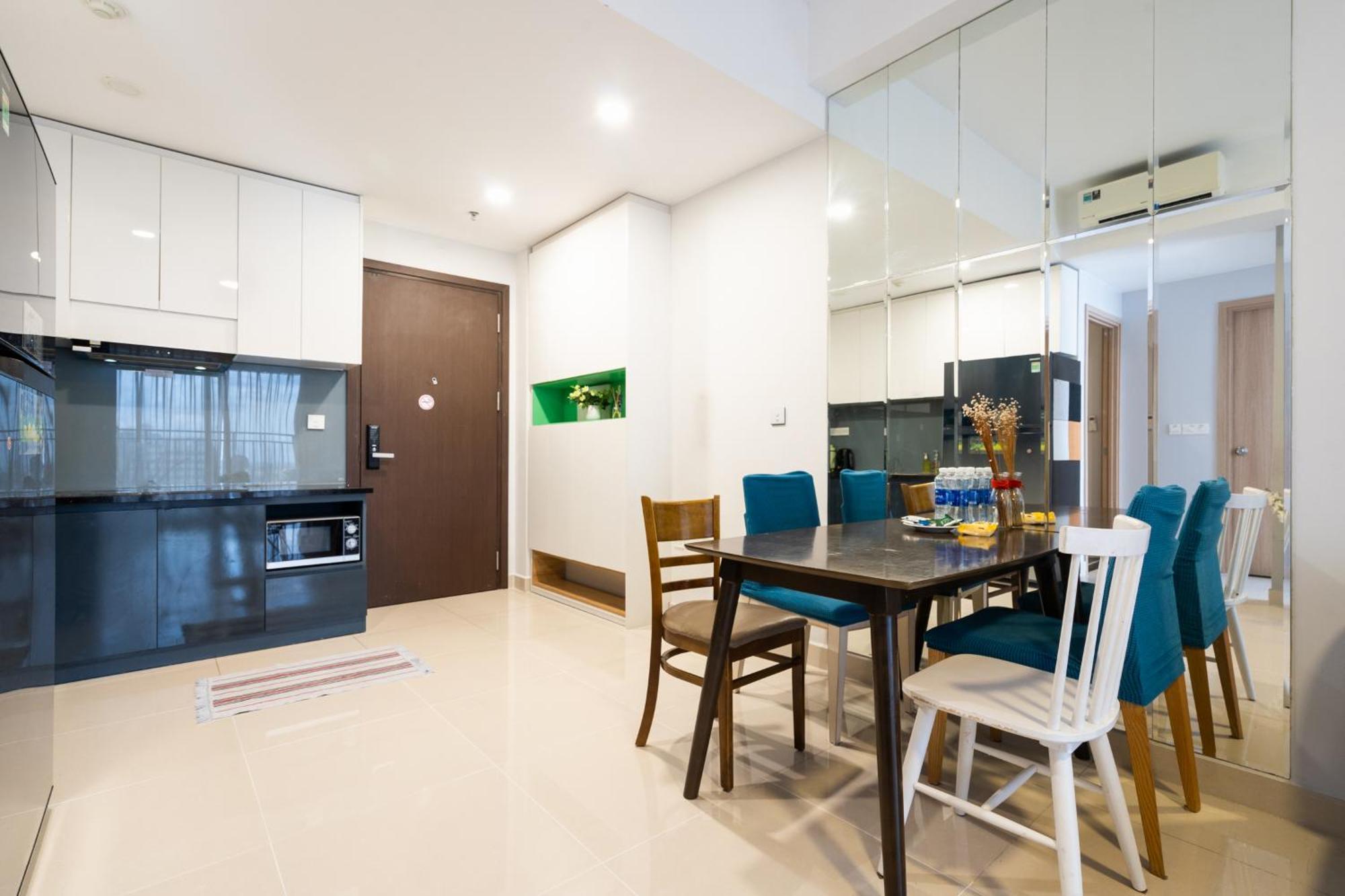 Tan Son Nhat Airport Sweet 2 Bedroom 1 Wc Apartment-free Gym , Sky Pool ,bbq ,garden * Ho Chi Minh City