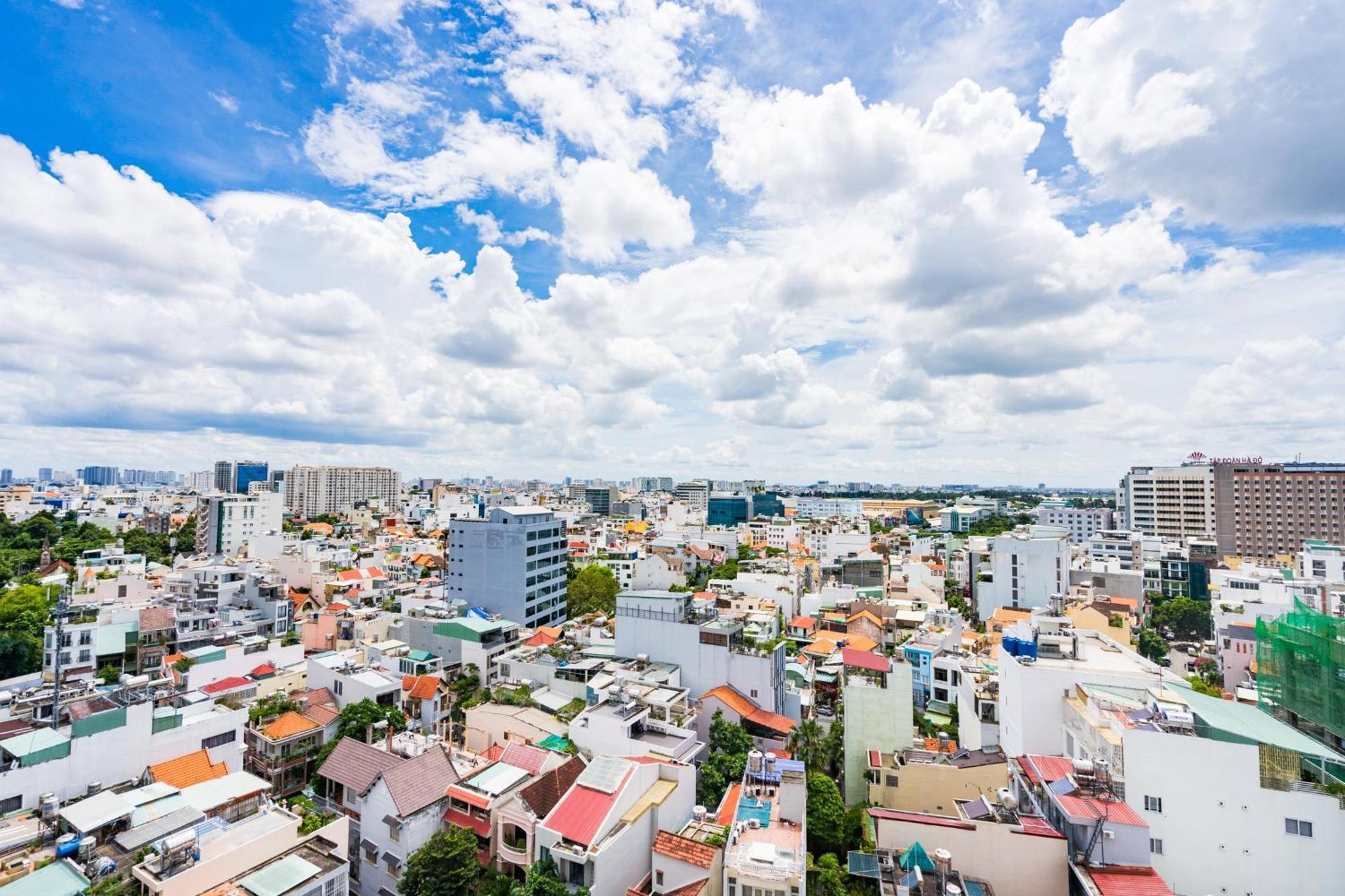 Apartment Tan Son Nhat Airport Sweet 2 Bedroom 1 Wc Apartment-free Gym , Sky Pool ,bbq ,garden *