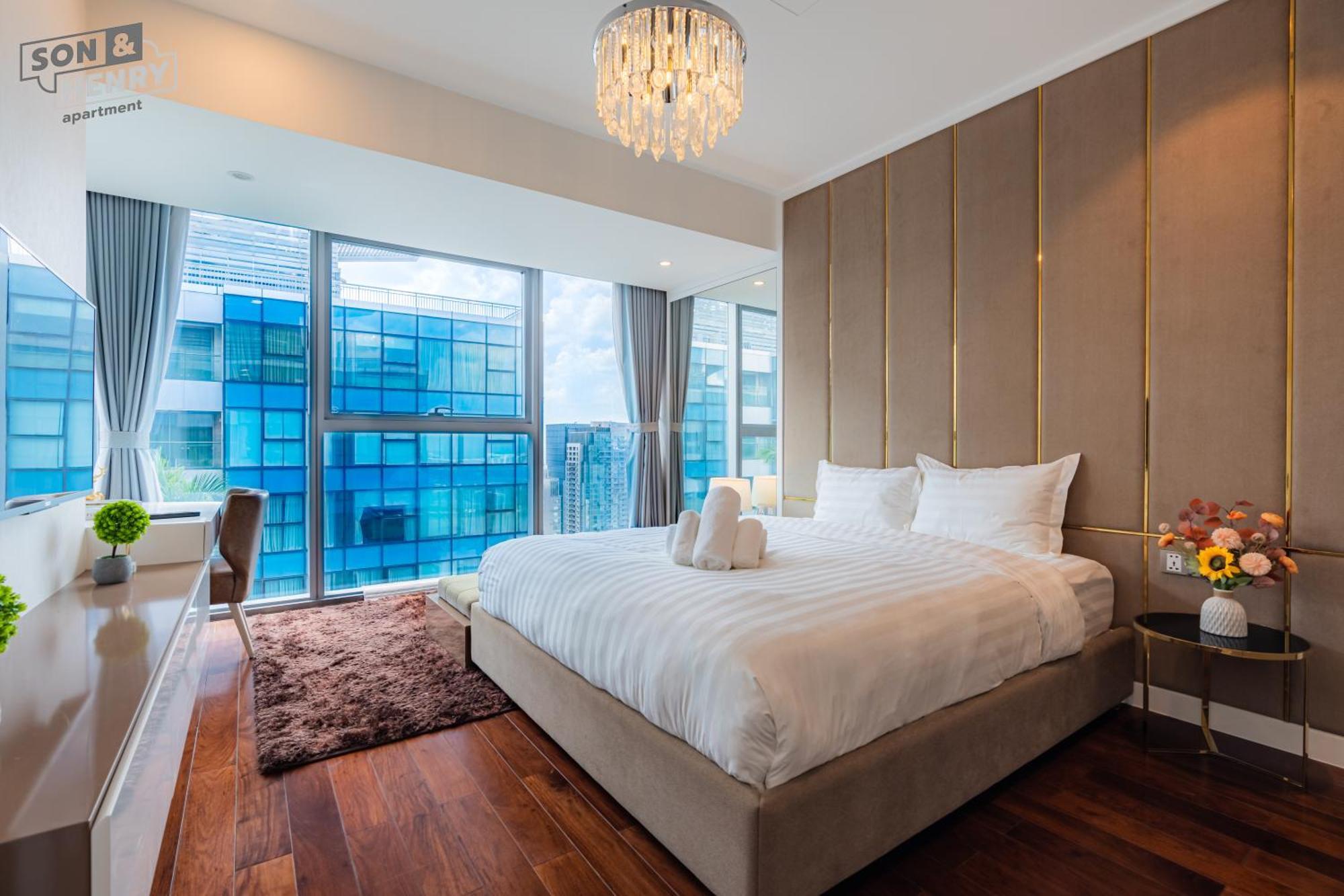 Căn hộ Vincom Center Dong Khoi District 1 *