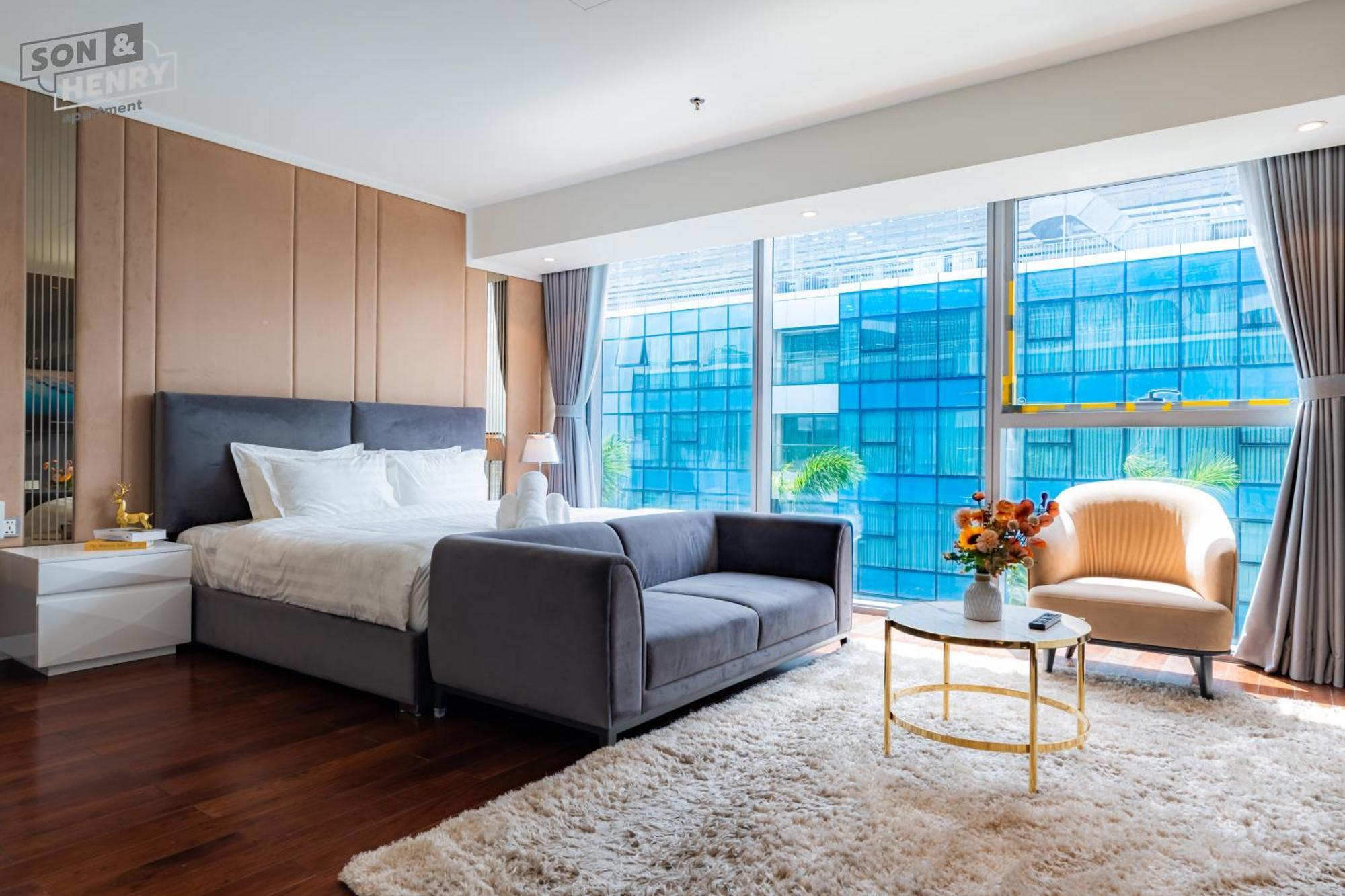 Vincom Center Dong Khoi District 1 * TP. Hồ Chí Minh