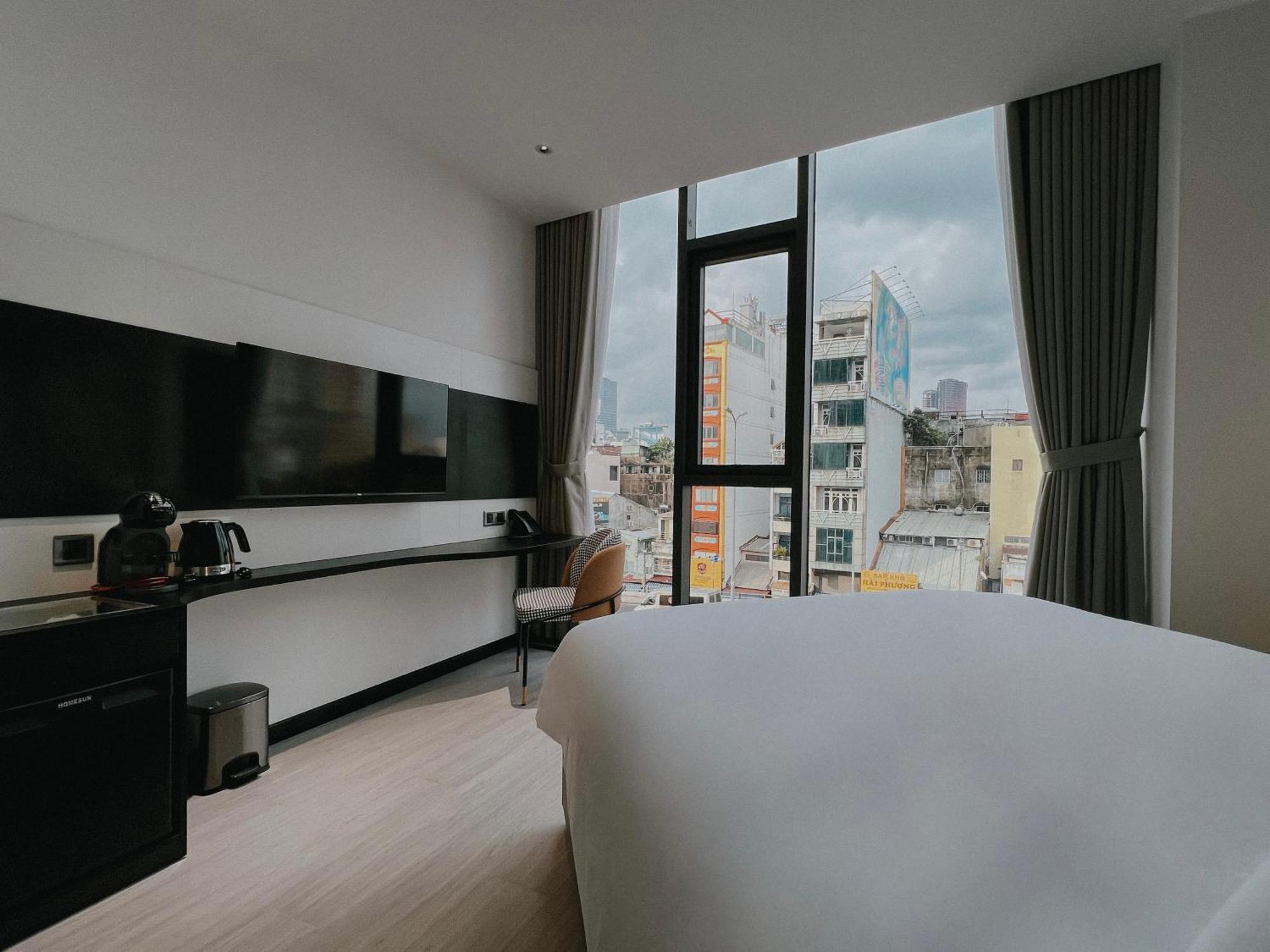 Hotel The Concept Hcmc- District 1