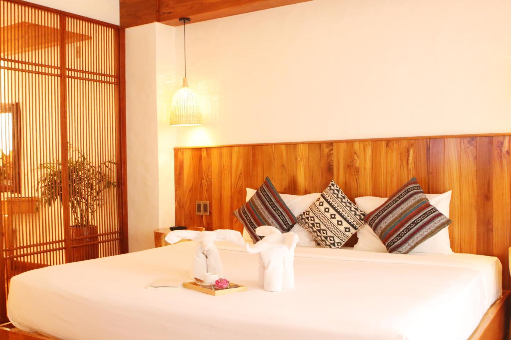 Duc Vuong Saigon - Bui Vien 3*