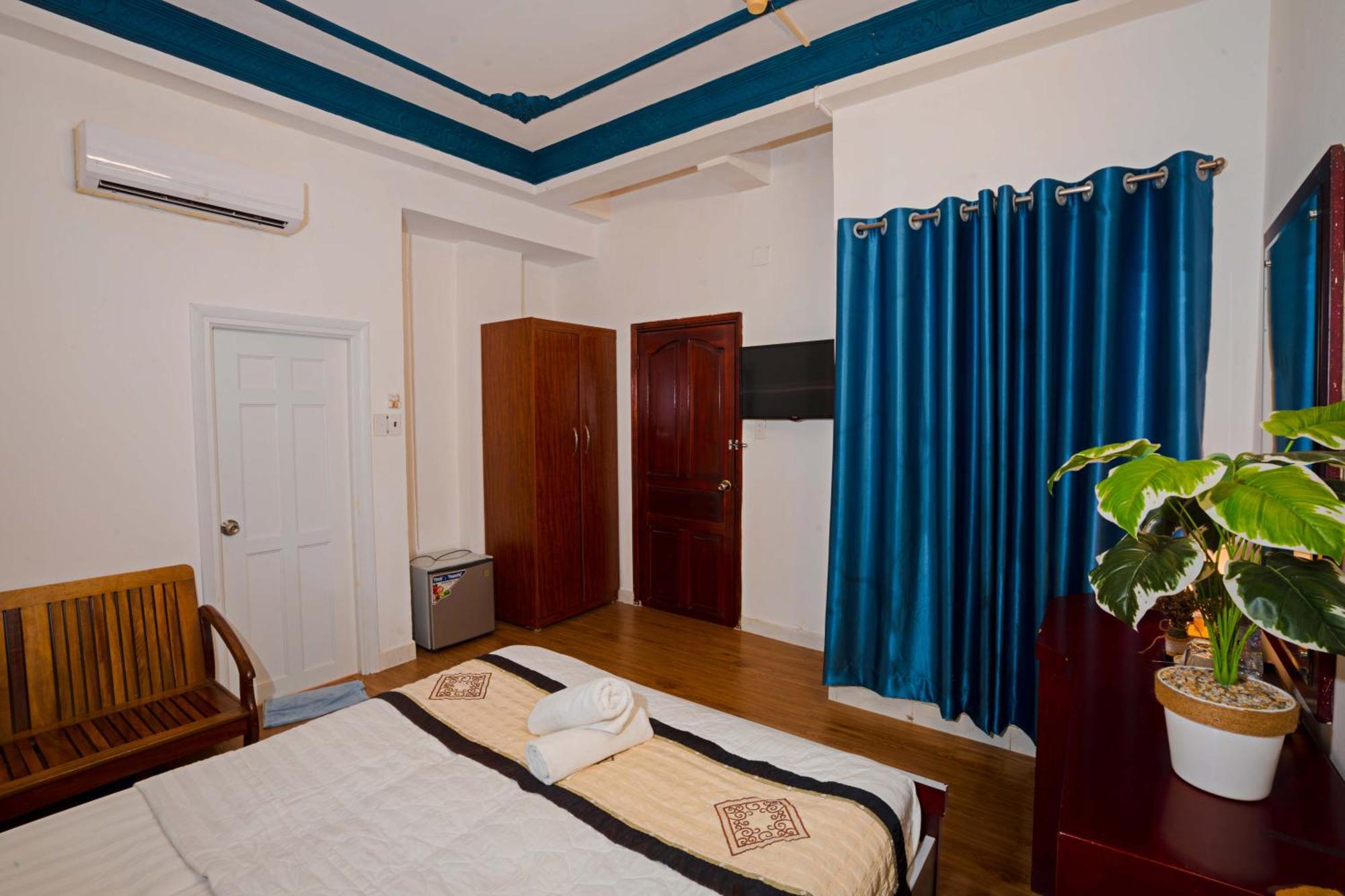 Adenia Hotel