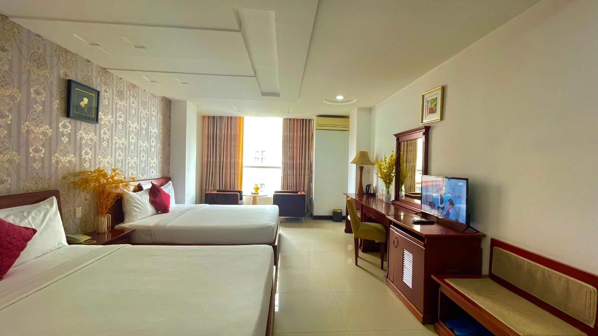 Gold Hotel, Saigon 2*