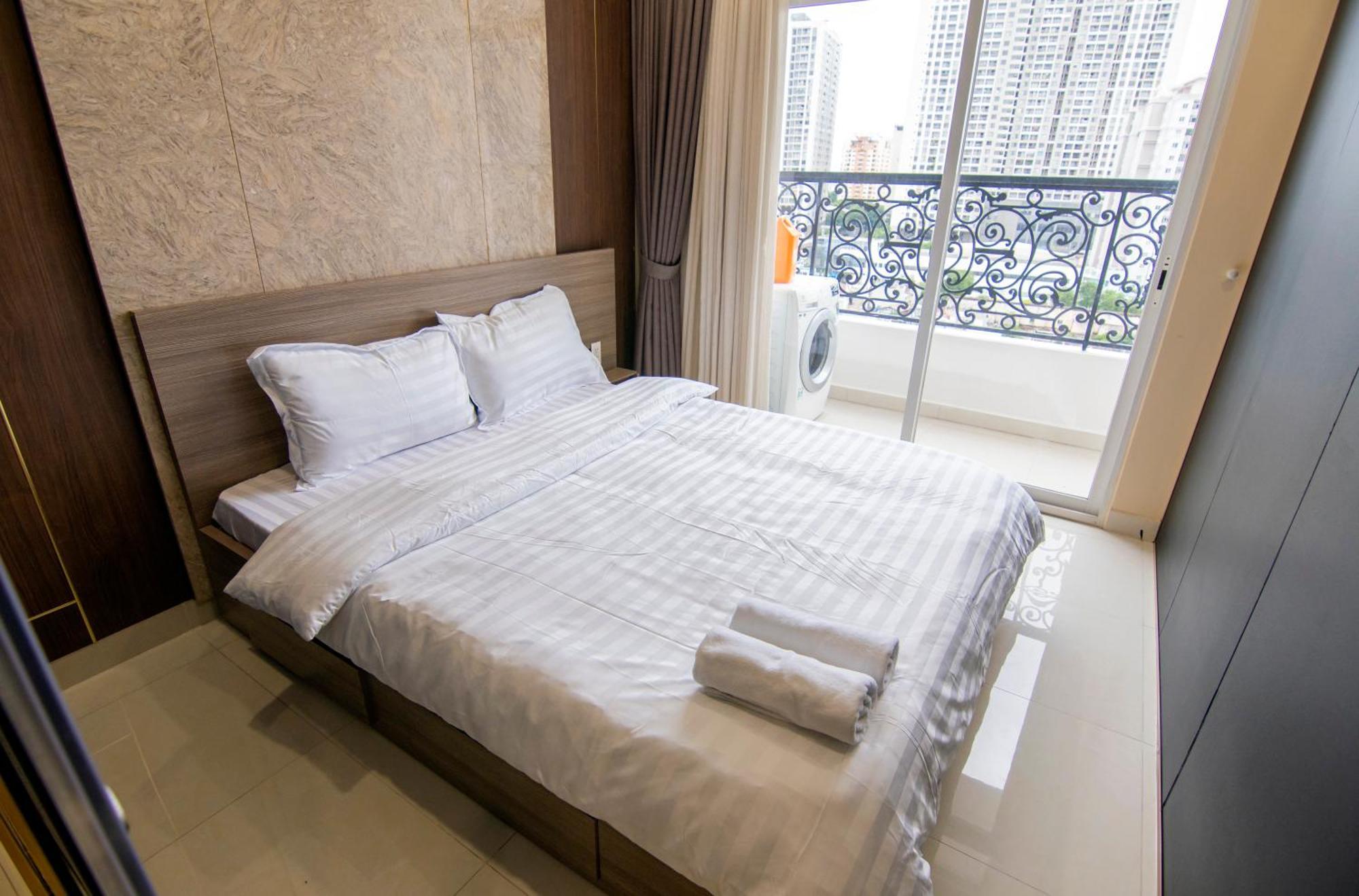 Le Places The Grand Riverside Saigon Apartment