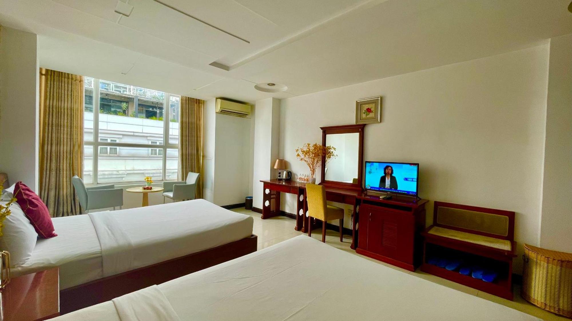 Gold Hotel, Saigon 2*