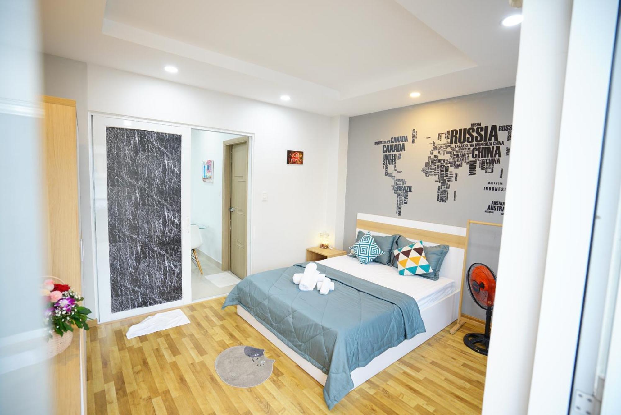 Nhà khách Sweet Homes With Netflix - 15mins To Bui Vien 3*