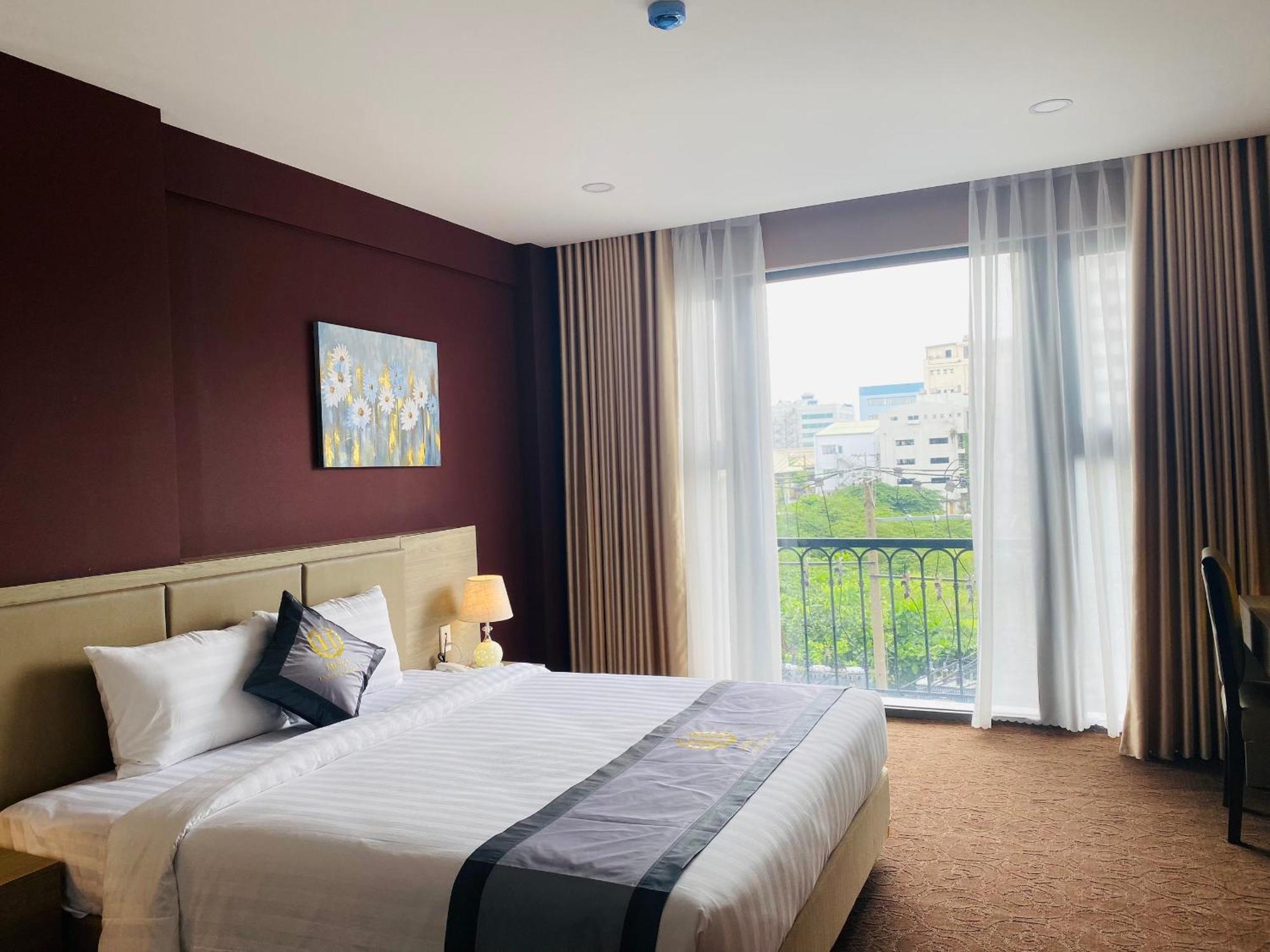 Hera Luxury Hotel 4*
