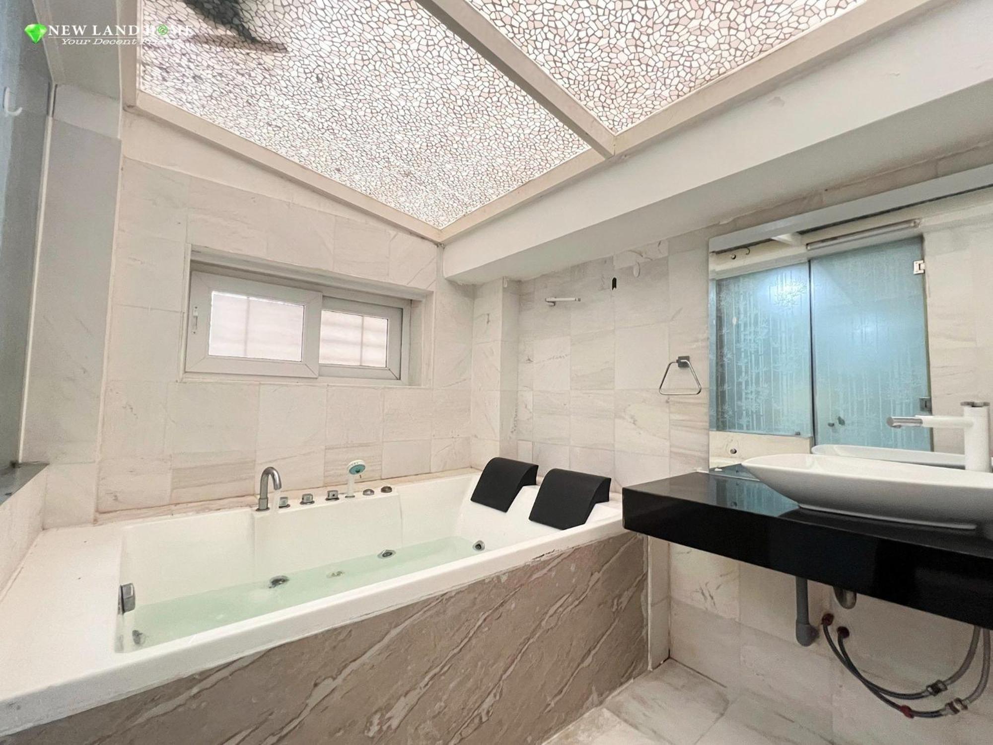 Aparthotel New Land - Phu My Hung