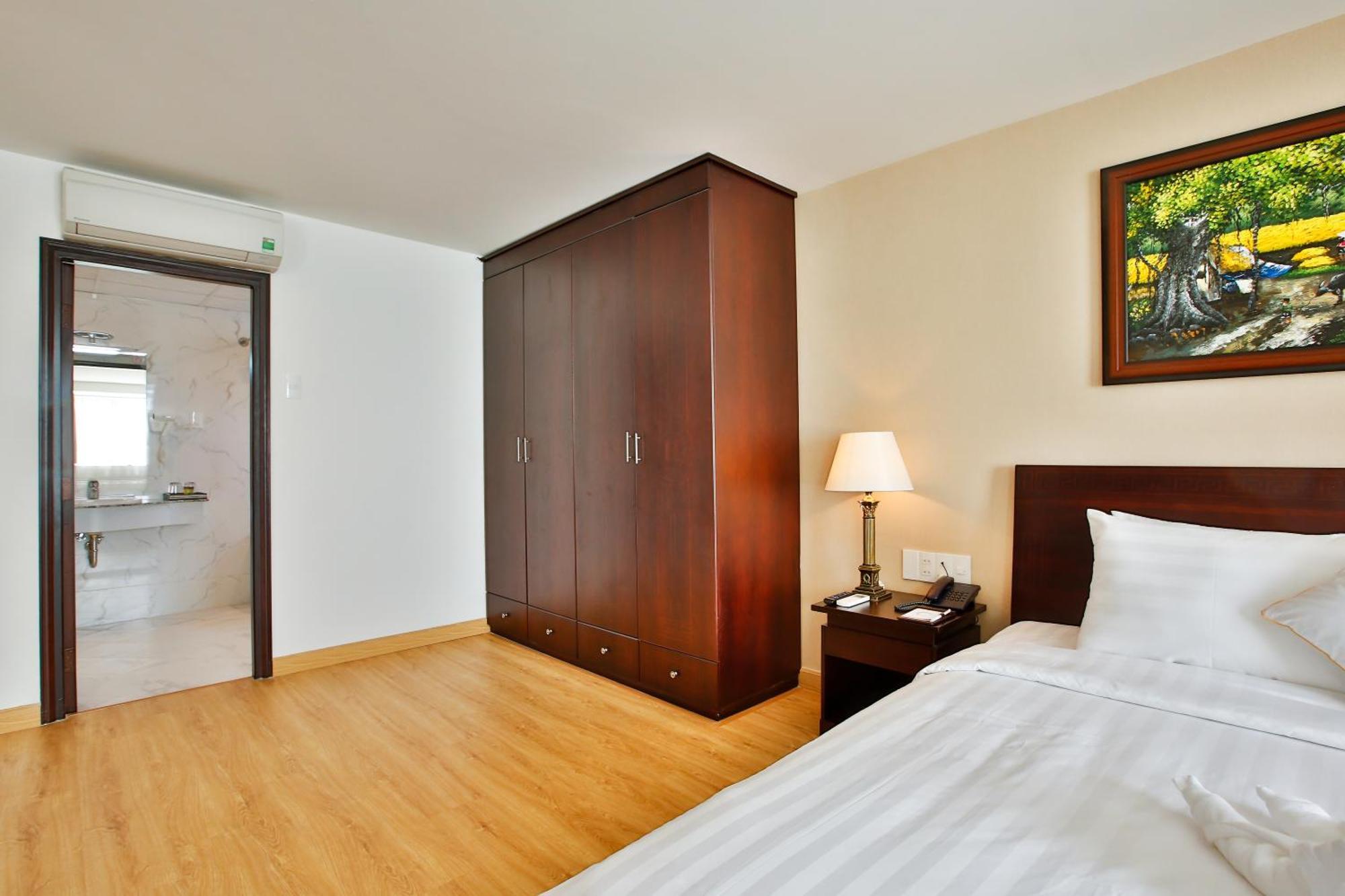 Khách sạn Aluna Ben Thanh 3*