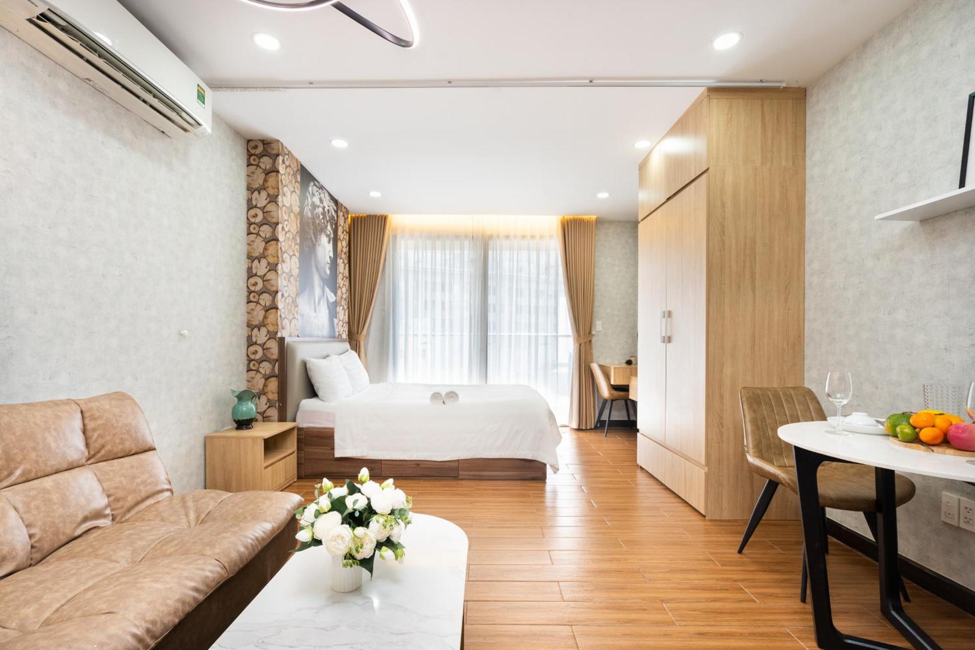 Genius Millennium Free Pool * Ho Chi Minh City