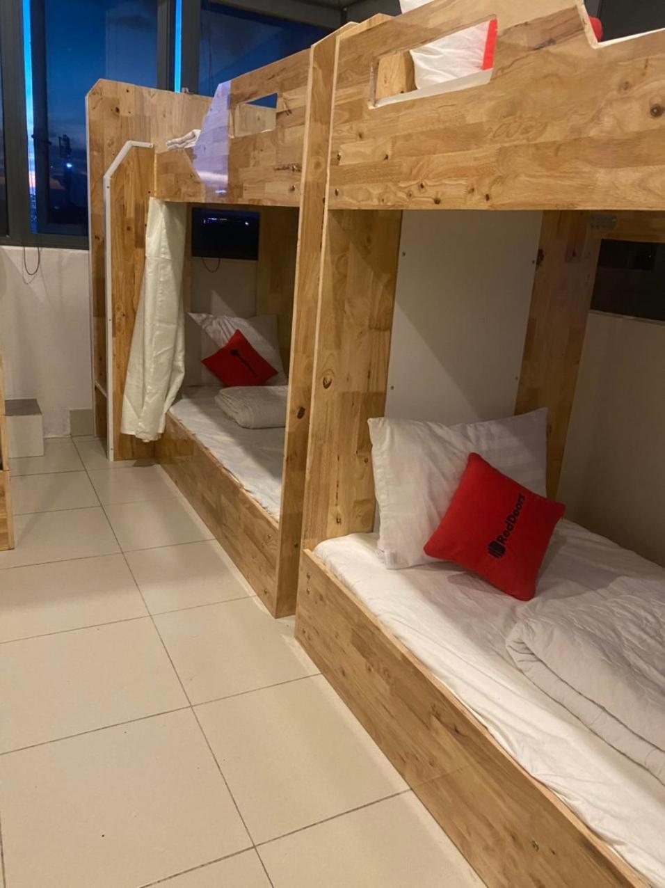 Rita - San Bay Tan Son Nhat- Airport,canh Benh Vien Tam Anh, San Quan Khu 7 3* TP. Hồ Chí Minh