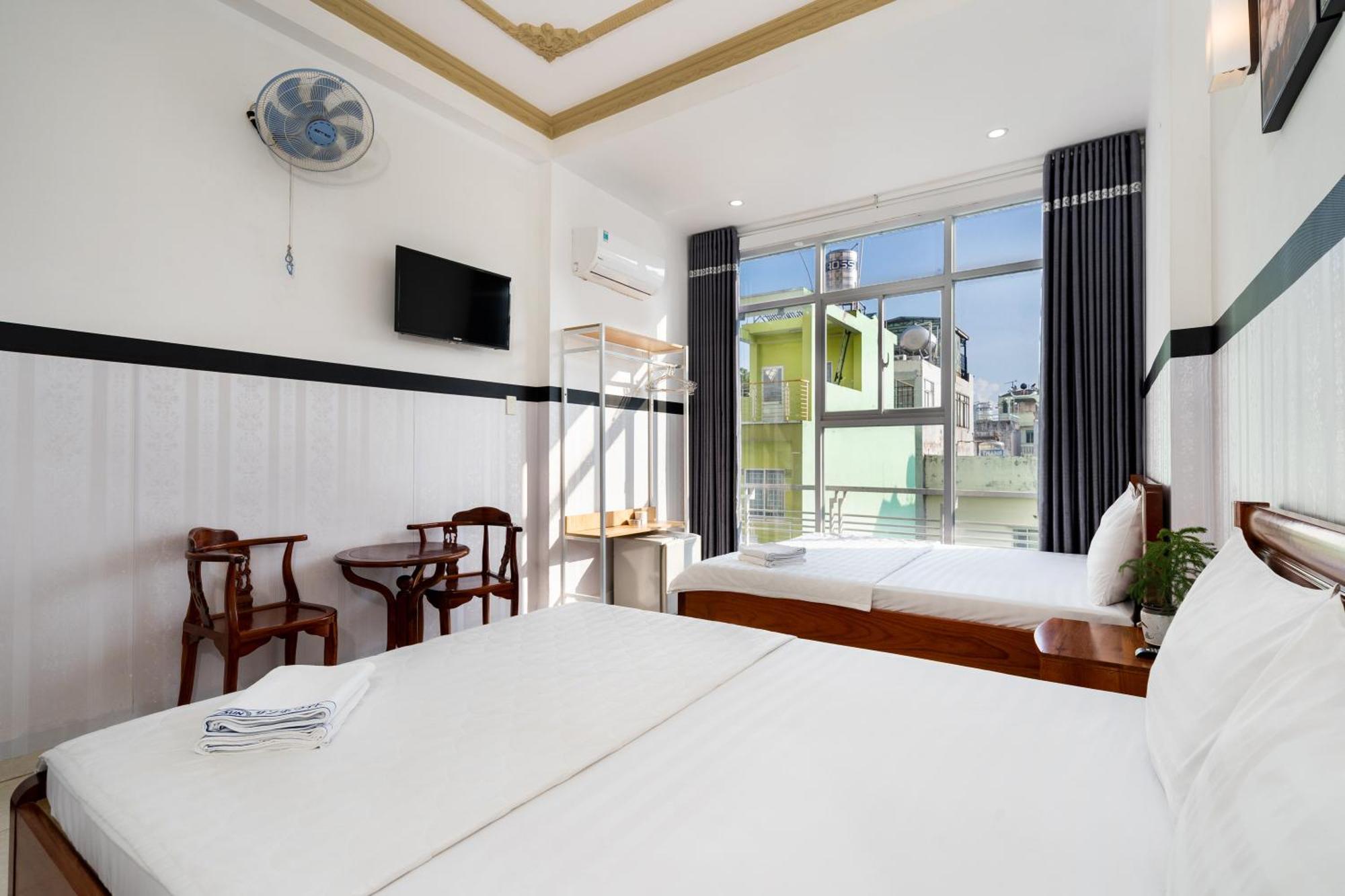 Lam Son Hotel *