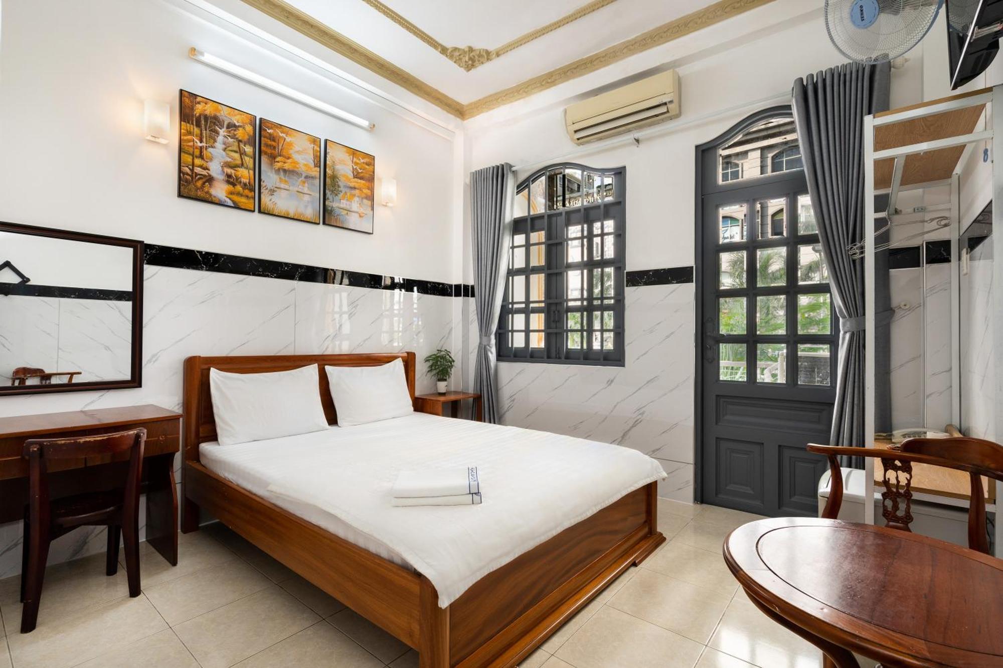 ân Tình Khách sạn