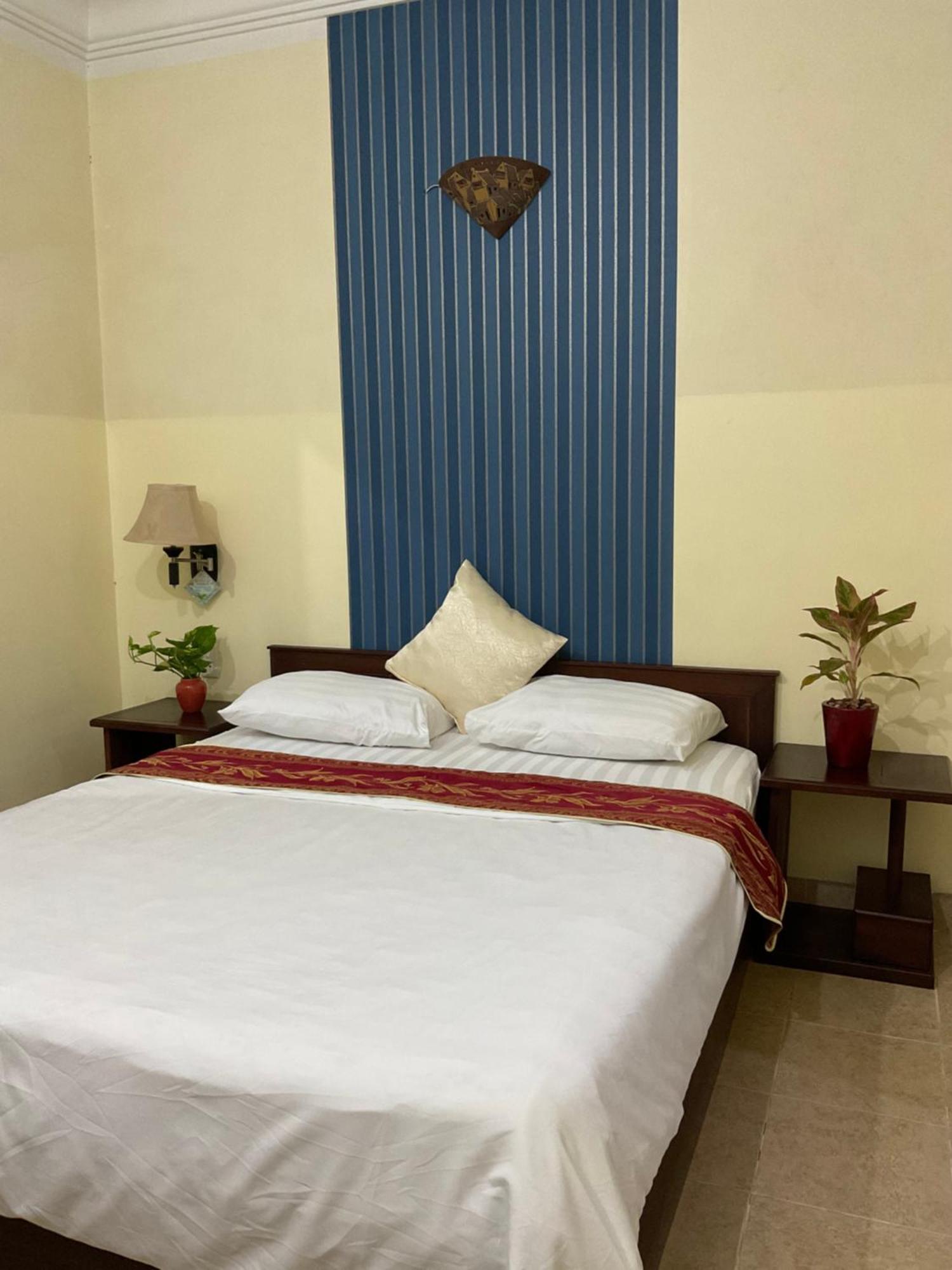 Hotel Khach San Minh Chau - Hoa Hung 2*