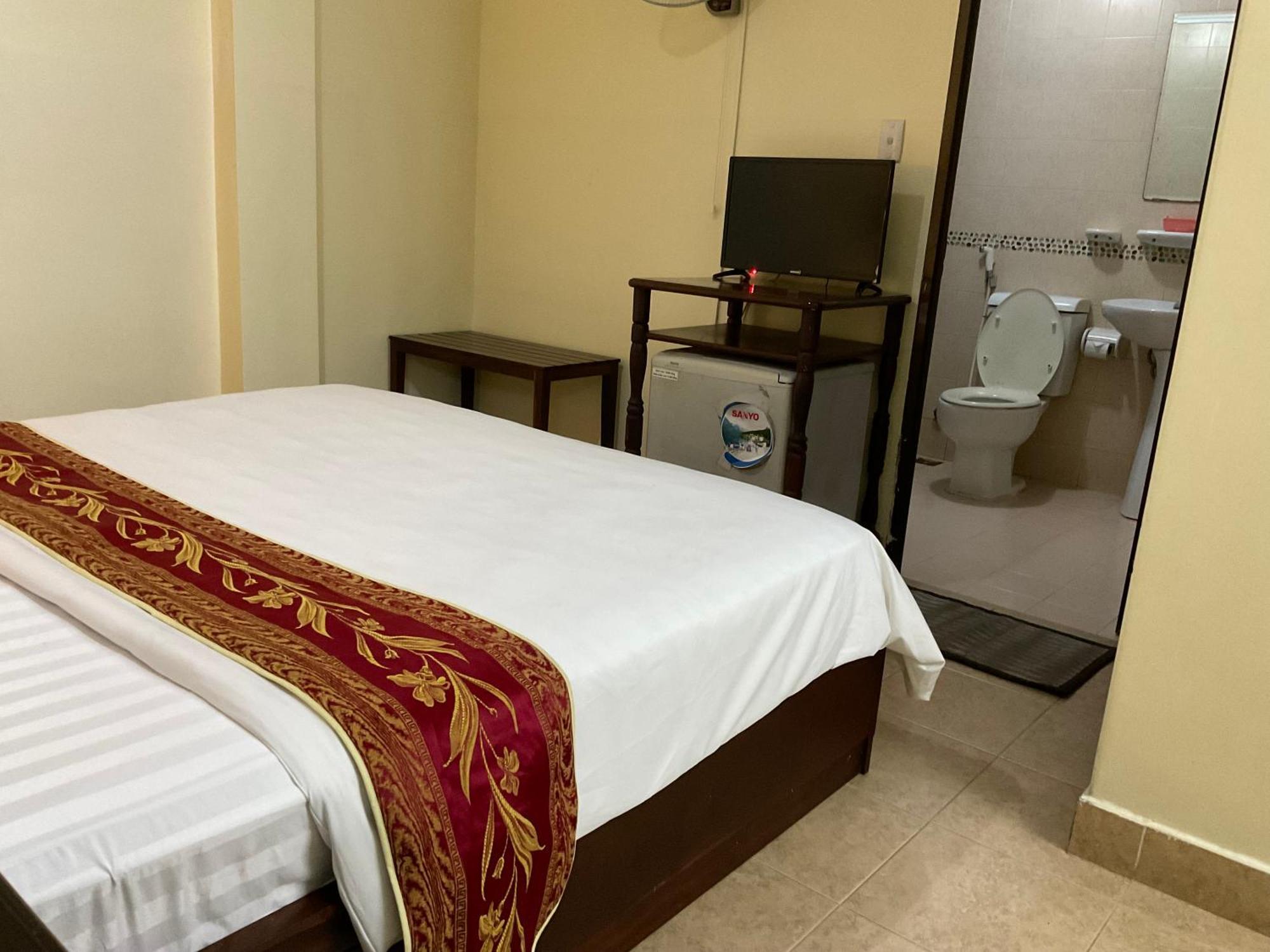 Khach San Minh Chau - Hoa Hung Hotel 2*
