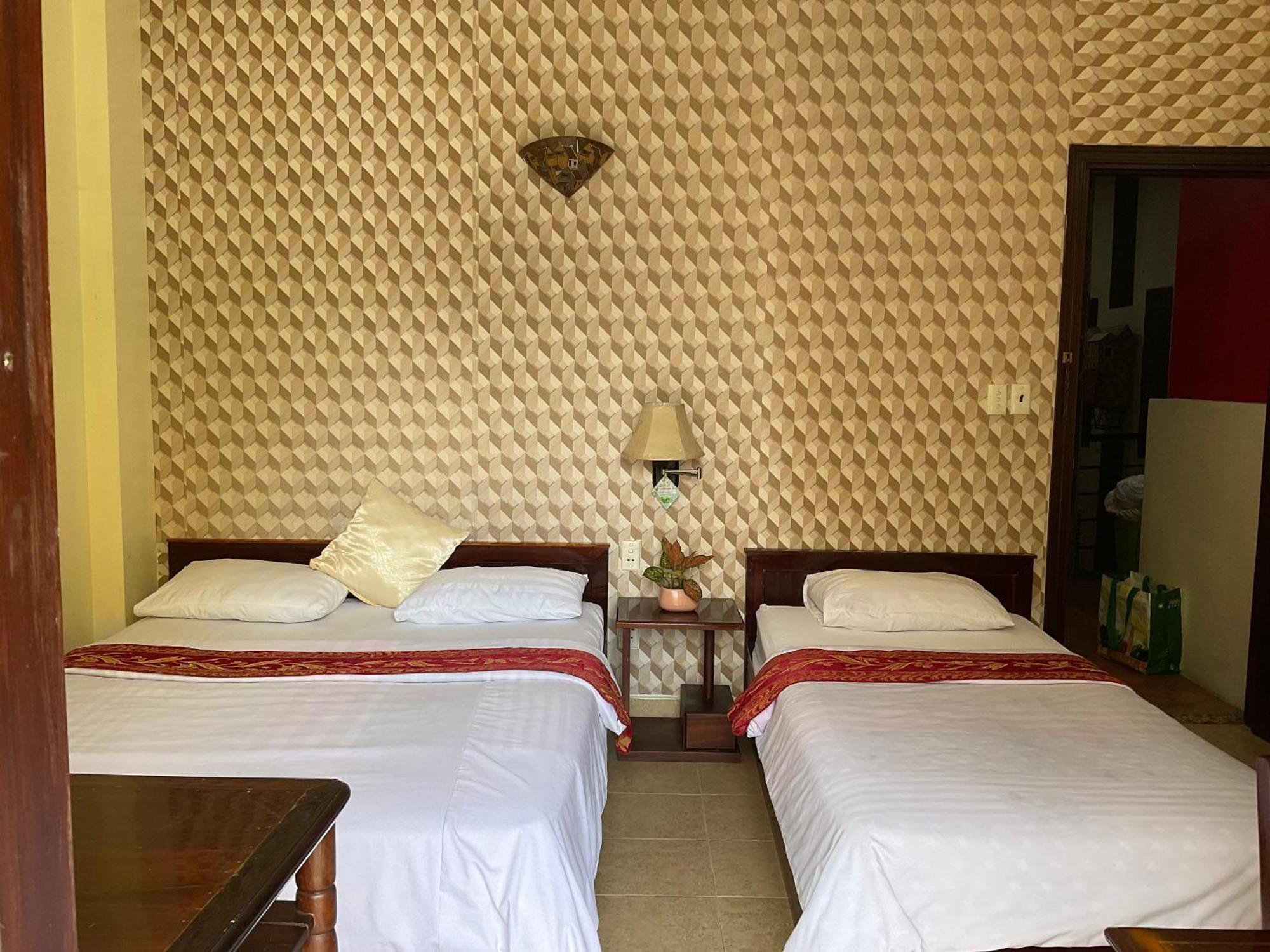 Hotel Khach San Minh Chau - Hoa Hung 2*