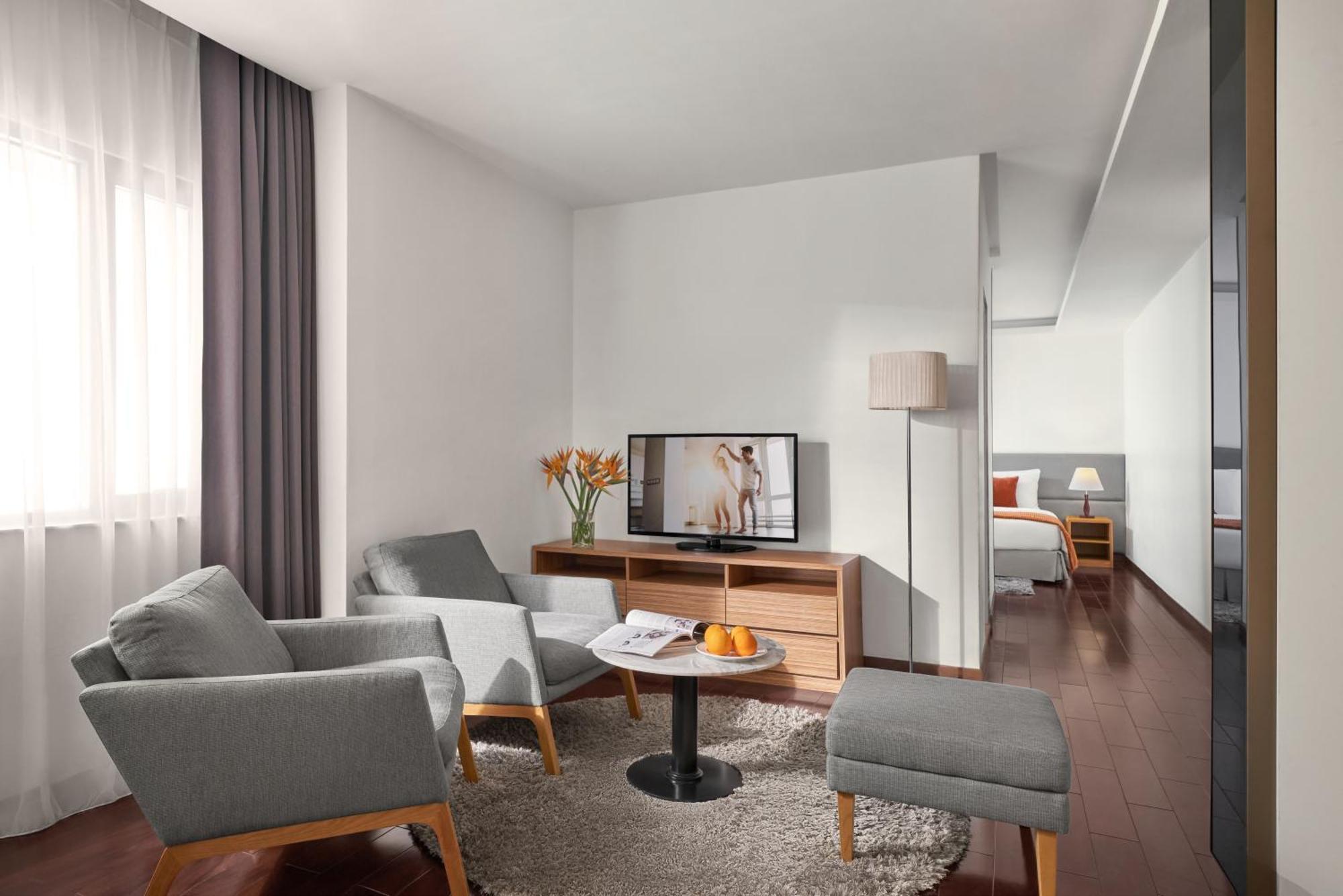 Oakwood & Saigon Aparthotel