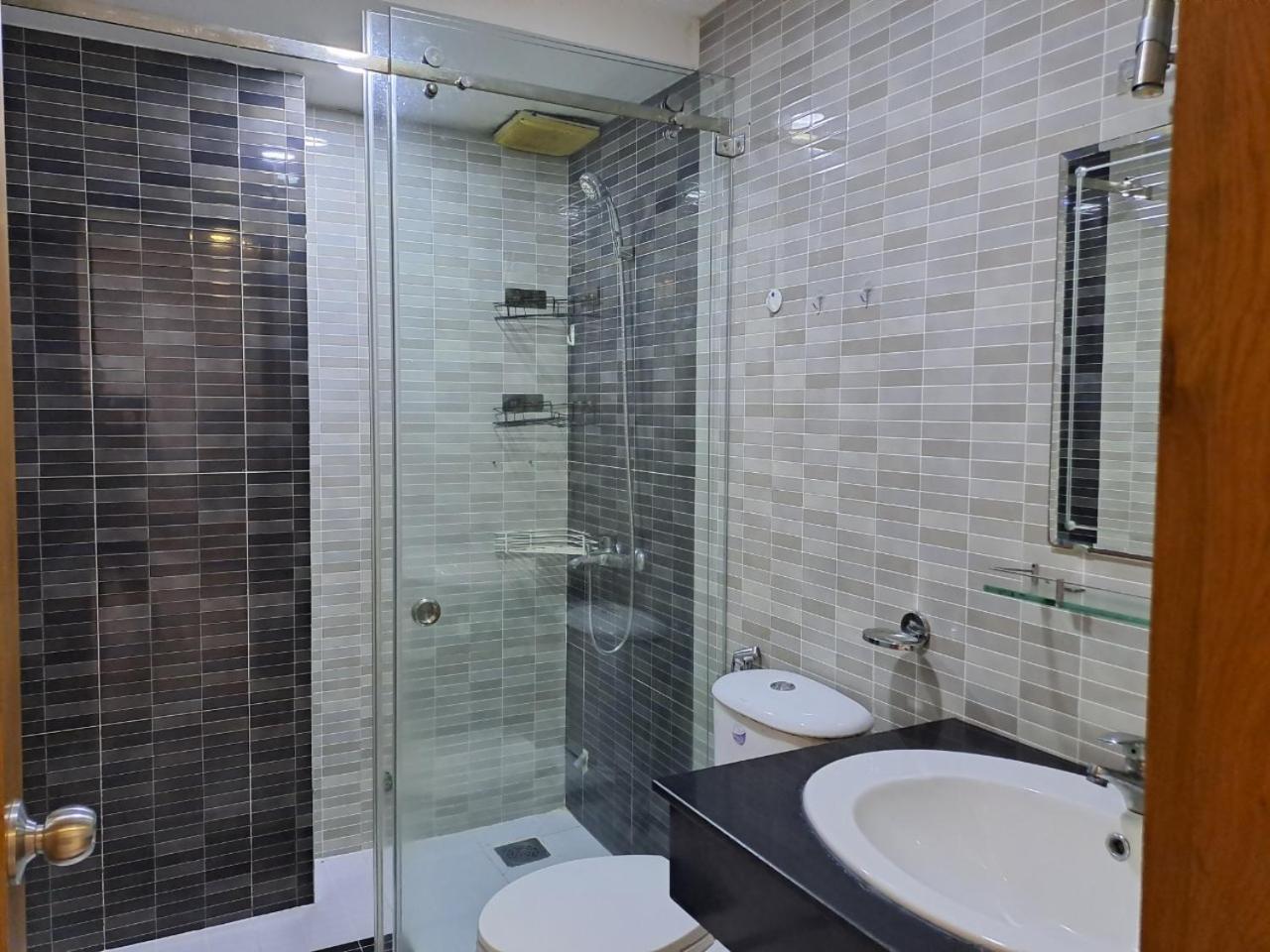Saigon Peacehome With Balcony , Tan Dinh Ward, Dist 1 * Ho Chi Minh City