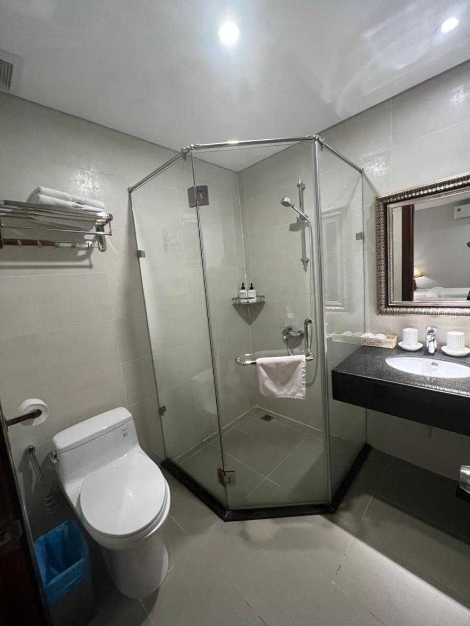 Hotel Galaxy Airport