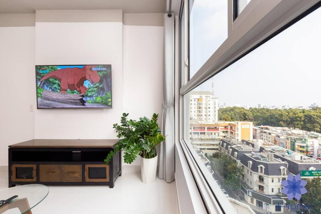 Ihome Furnished In Orchard Garden Building With Free Gym & Pool, Airport Pick-up Service Ho Chi Minh City