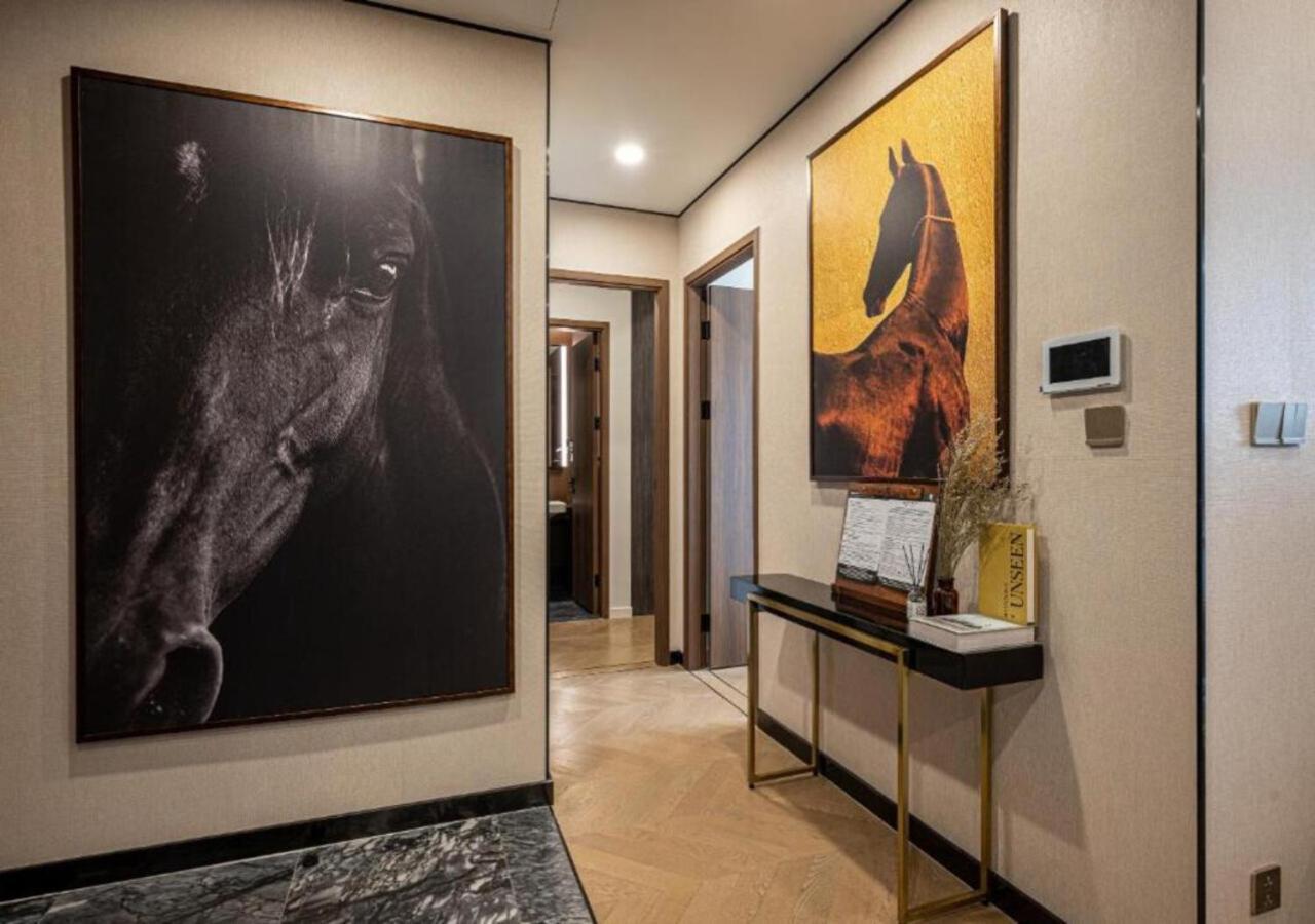 Căn hộ Opulent Skyline Homes At Landmark 81 *