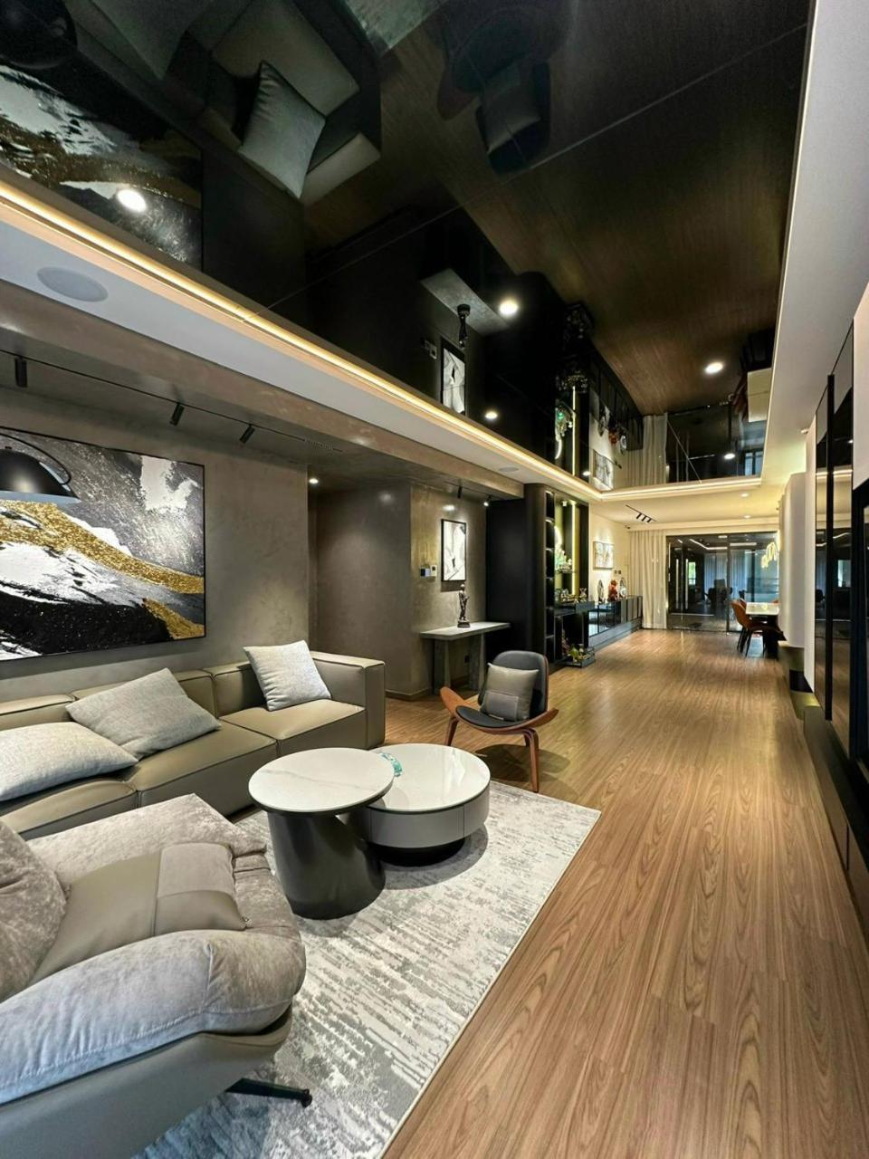 Sky Linked Celadon Apartment