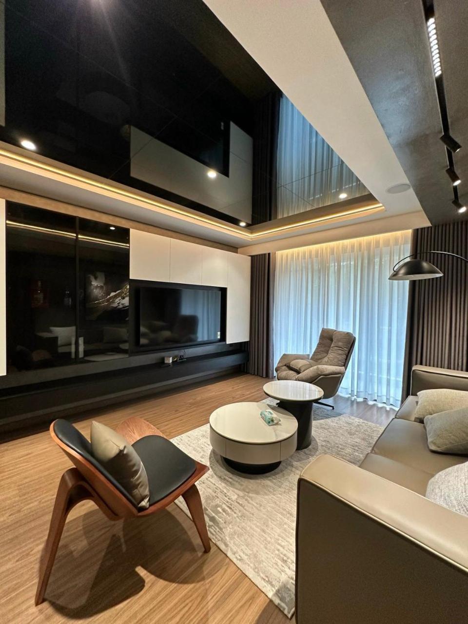 Sky Linked Celadon Apartment