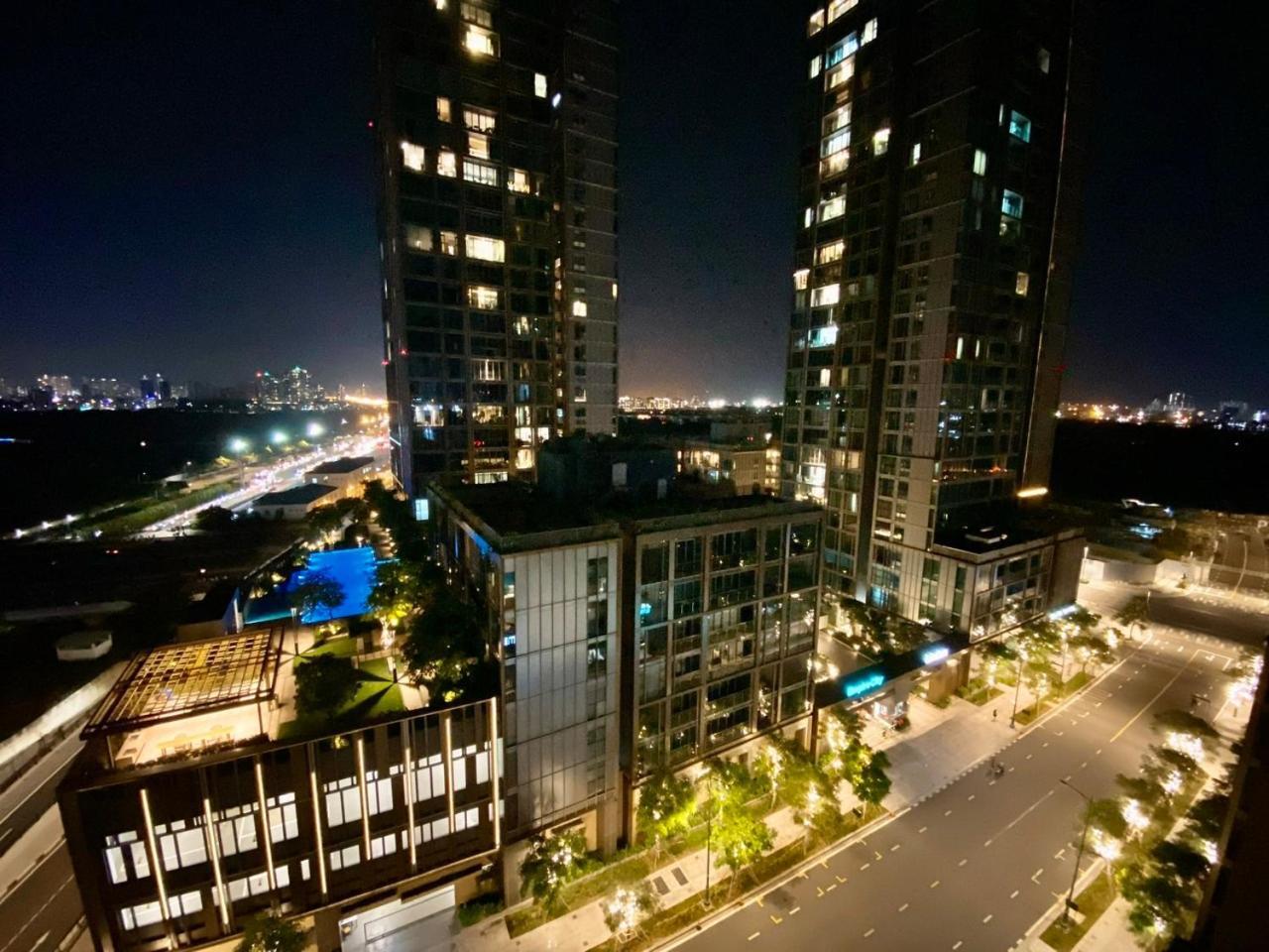 Panoramic River View, Saltwater Pool In Saigon Cbd *