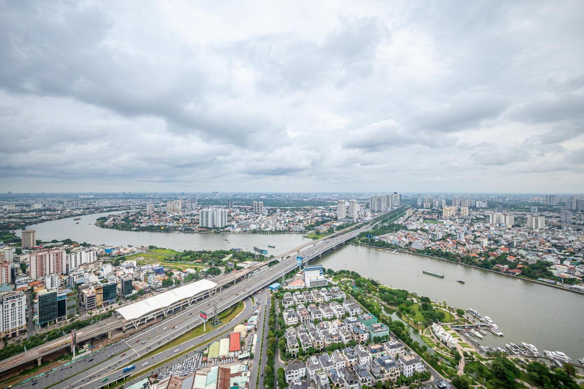 Landmark 81 Signature