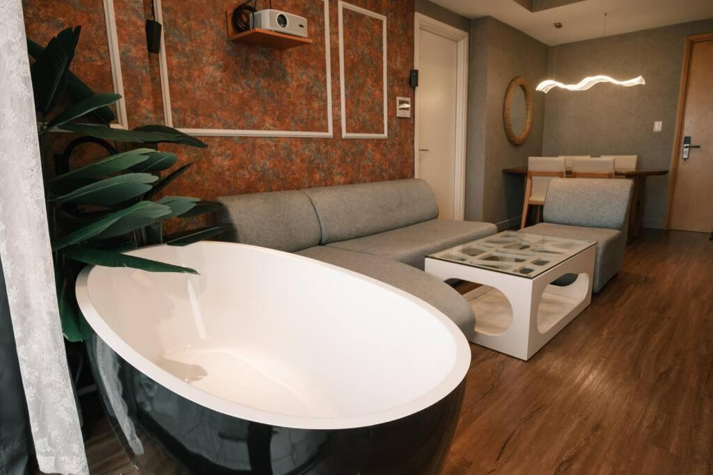 Apartment Masteri Riverview - Bathtub/projector/sound Sys *