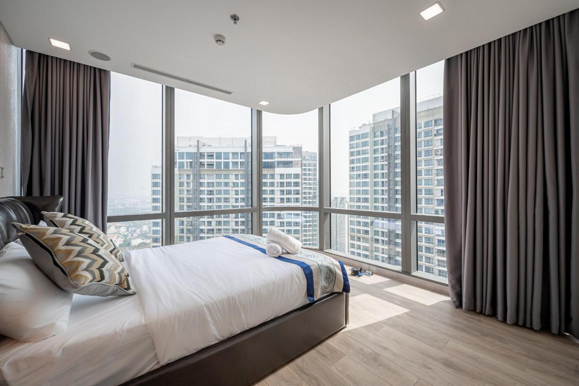Landmark 81 And Vinhomes Riverside