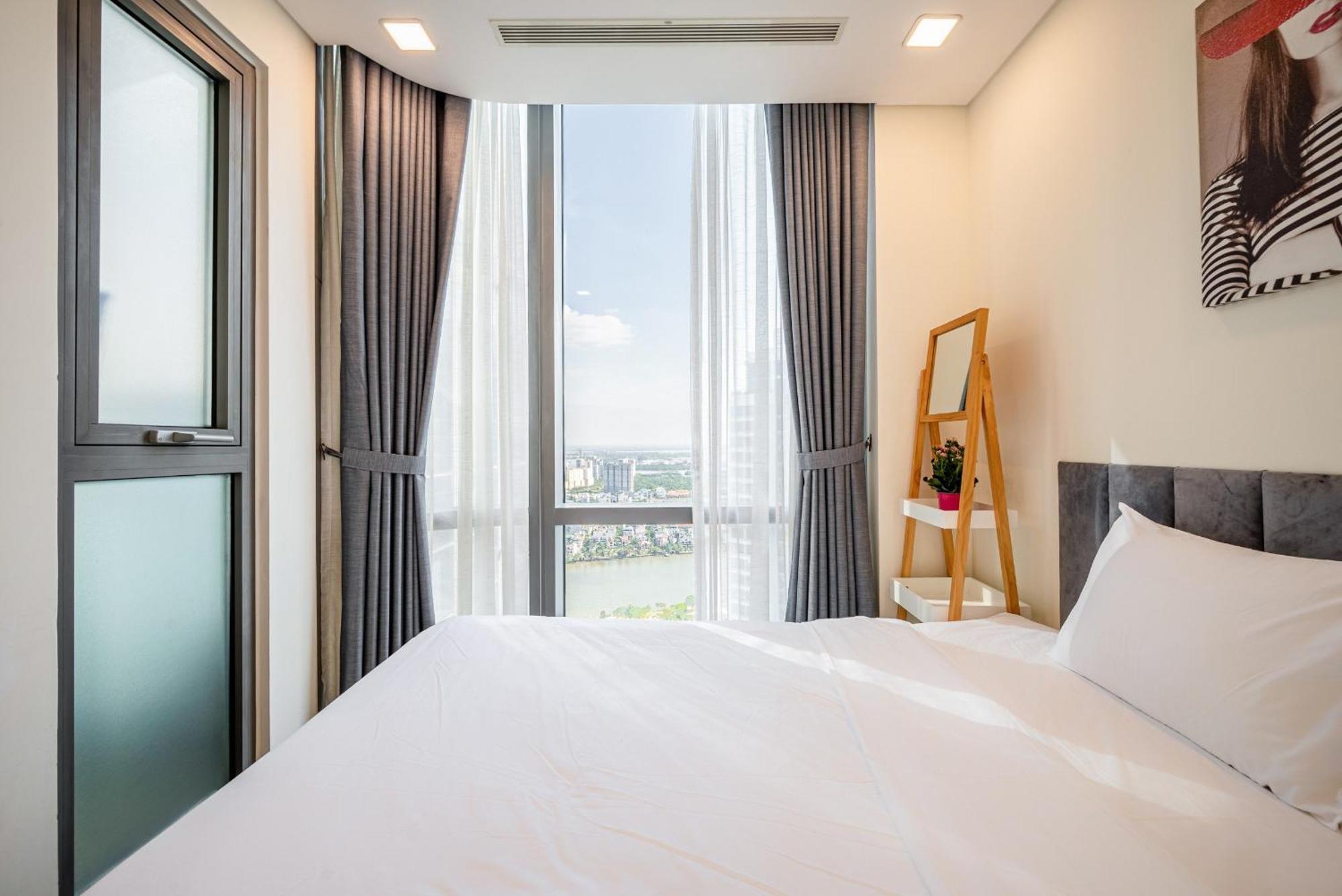 Landmark 81 And Vinhomes Riverside *