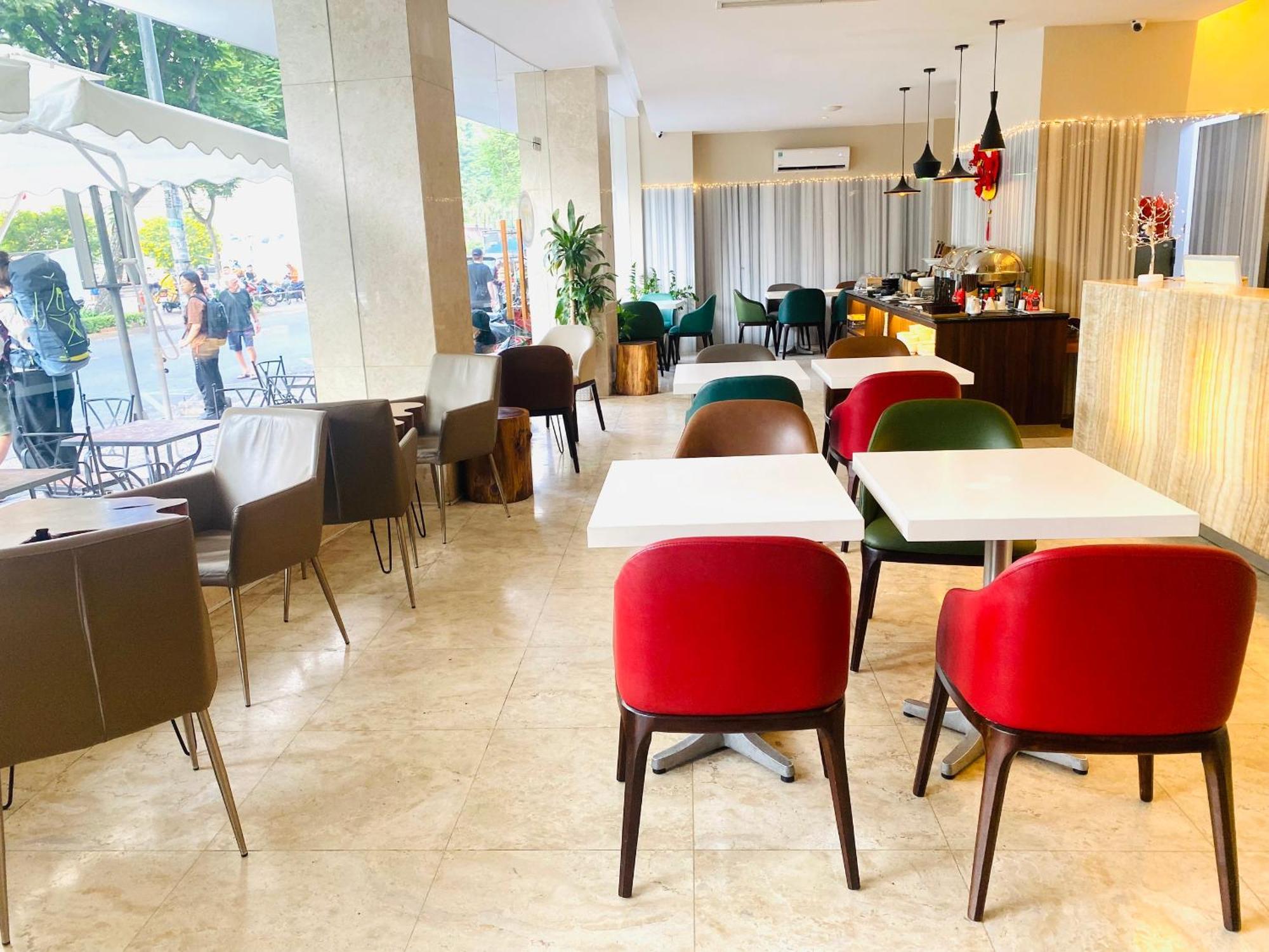 Liberty Saigon Greenview Khách sạn 3*