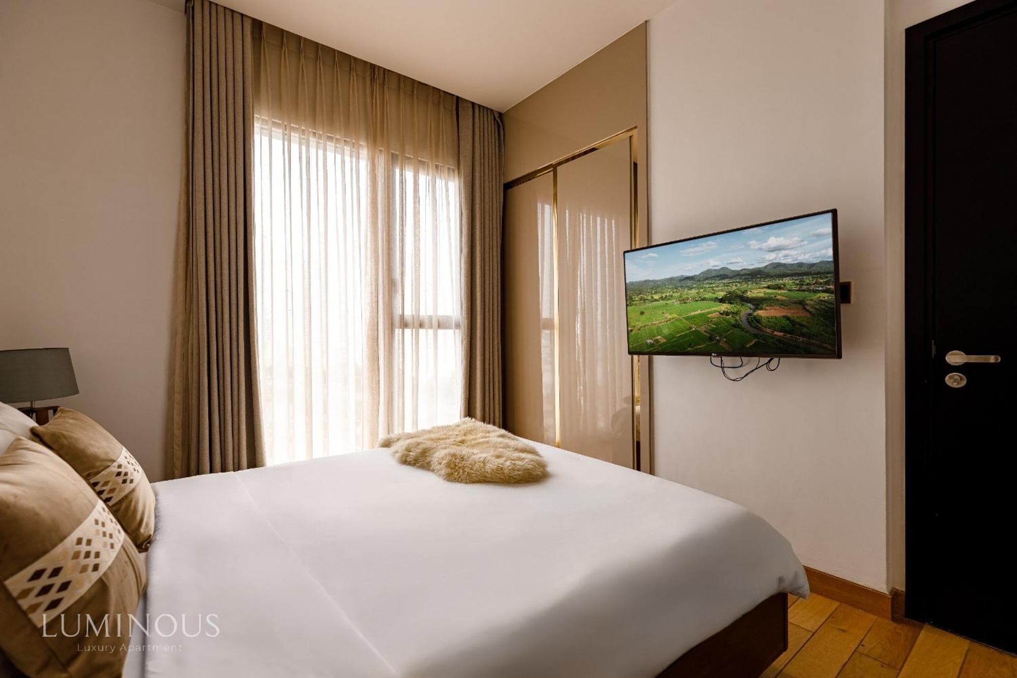 Exclusive 2-3 Bedroom In District 1 Free Pool Gym Sauna Ho Chi Minh City