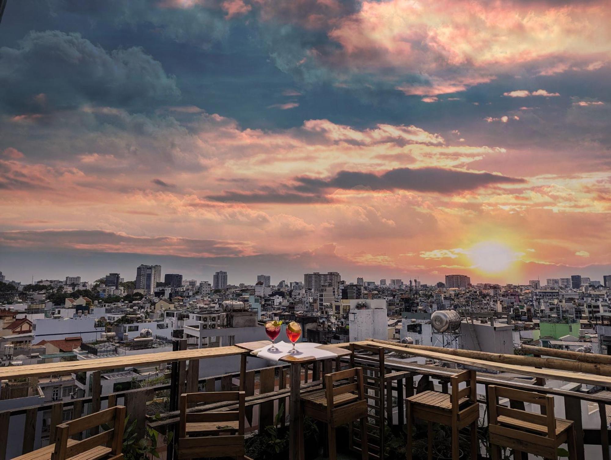 The Gk House: Eco-friendly Central With Rooftop Views Capsule hotel *