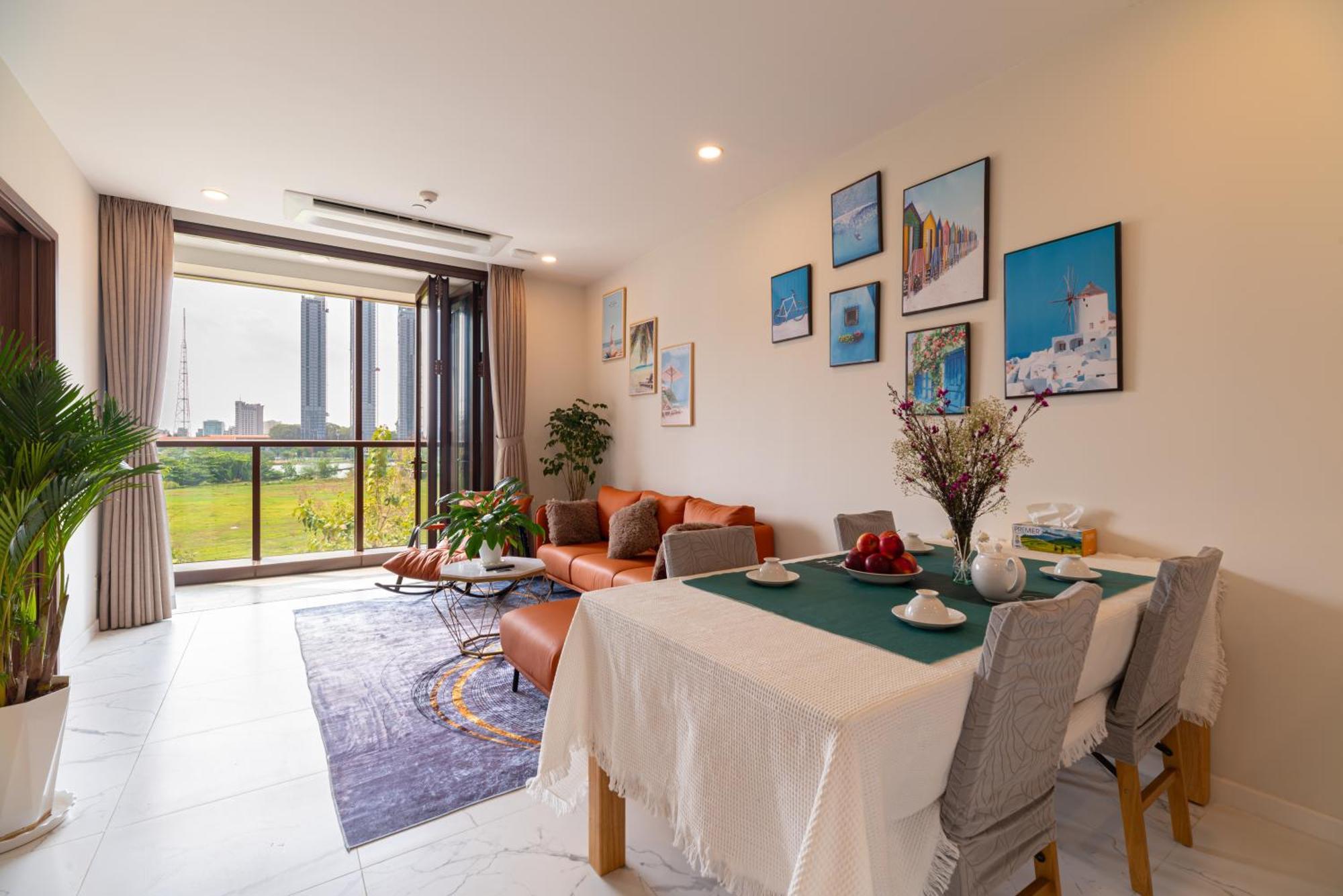 Metropole Thu Thiem- 2 Bedroom In The Center -river View & Luxury
