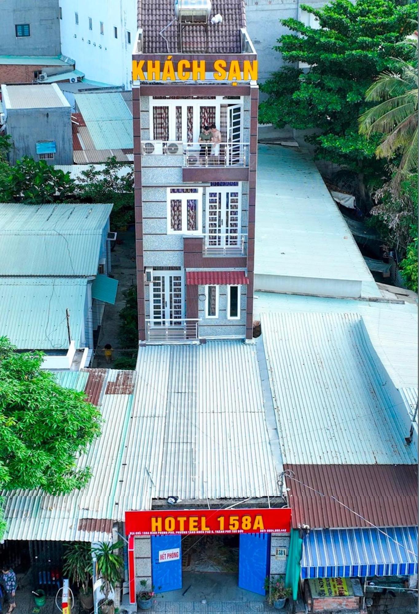 Hotel 158a *