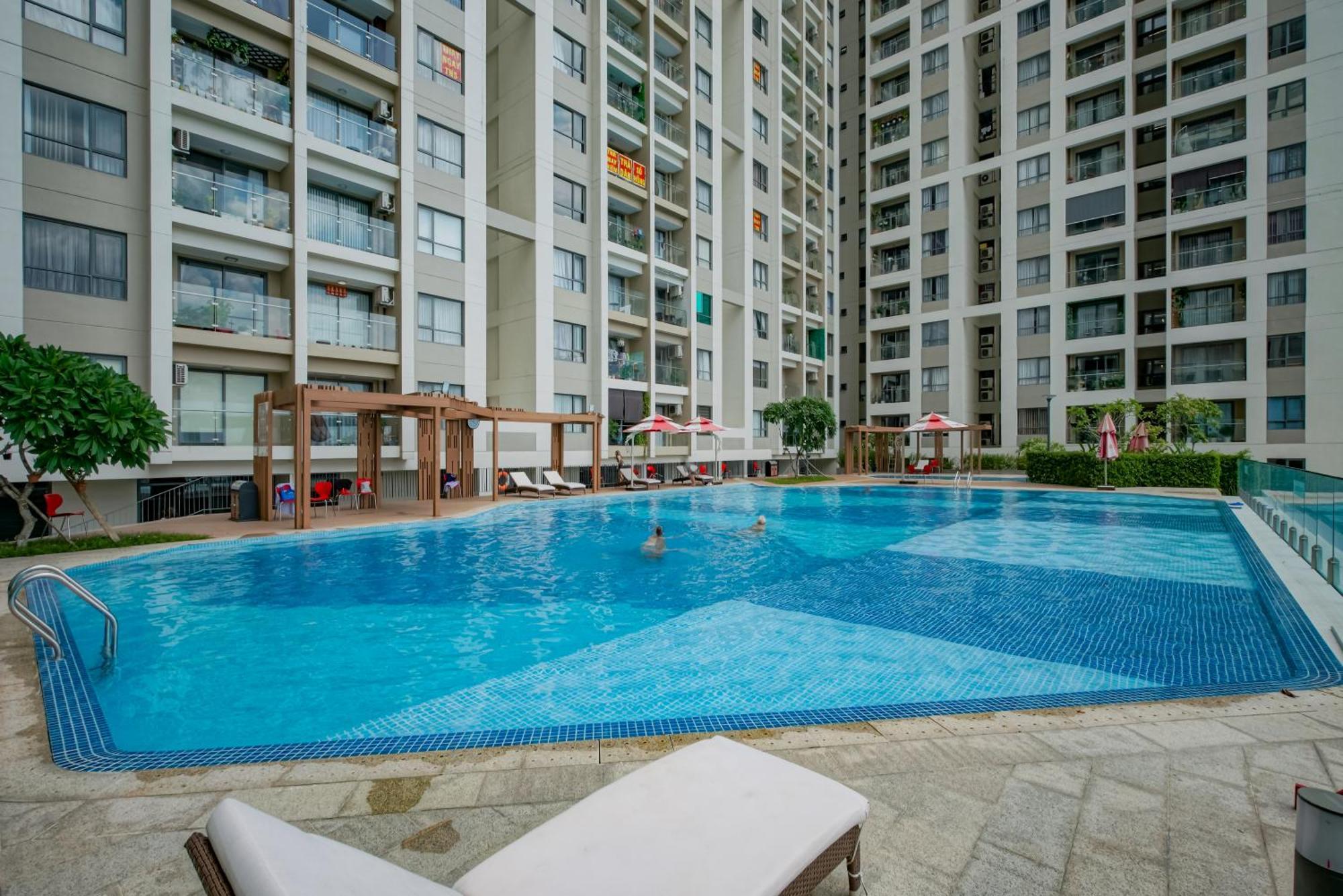 Clover Goldview Serviced Apartment *