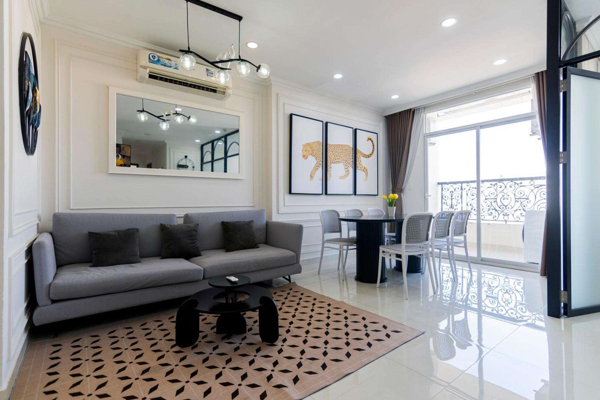 The Luxury Grand Riverside City Center Apartment *