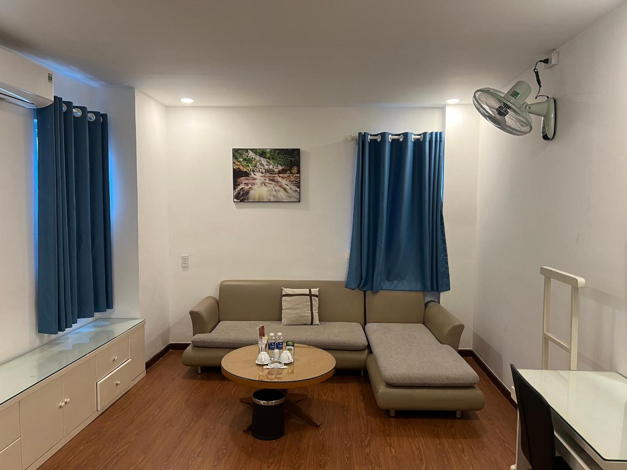 Hotel A25 - 274 De Tham *