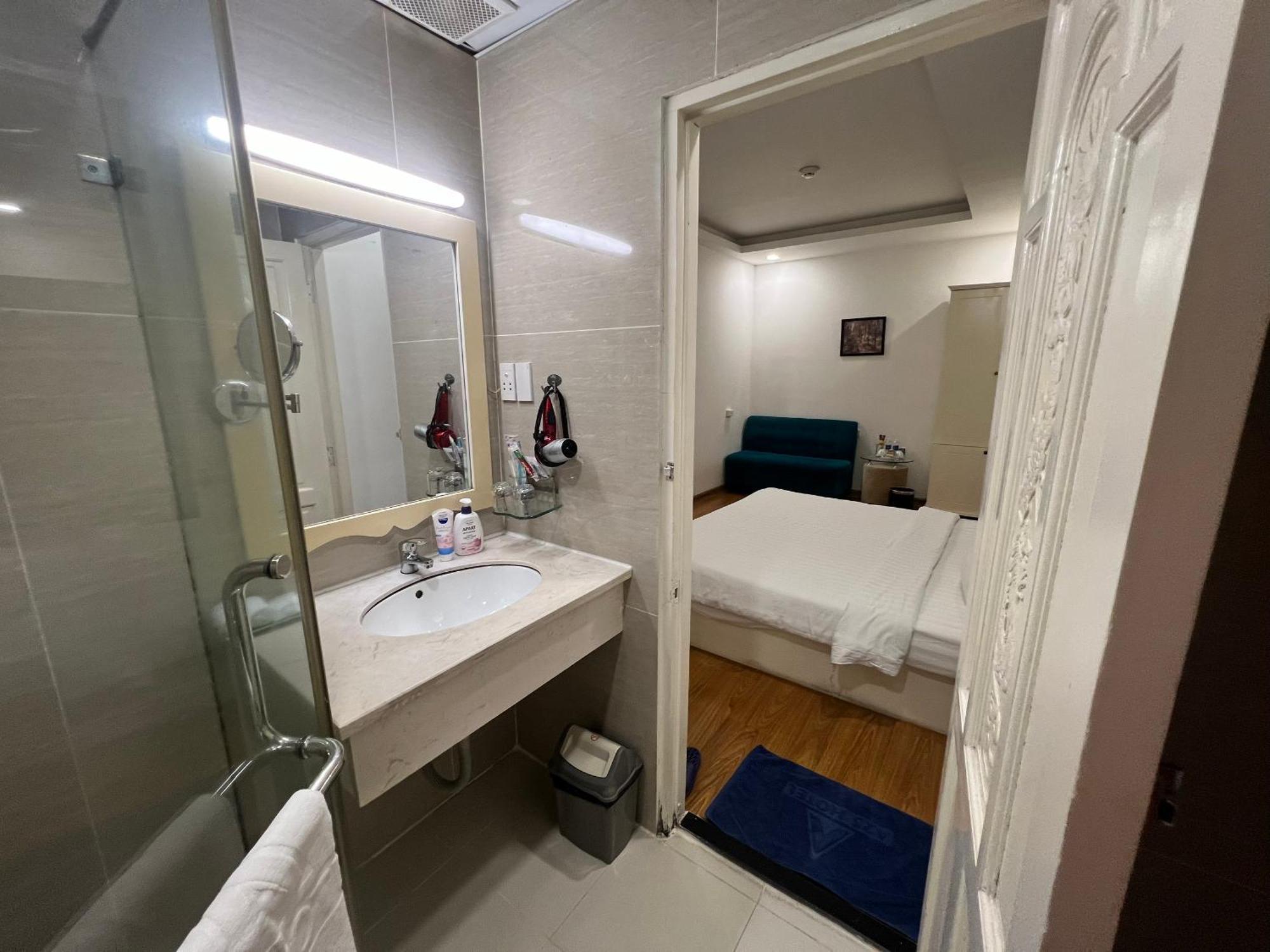 A25 - 274 De Tham Hotel *