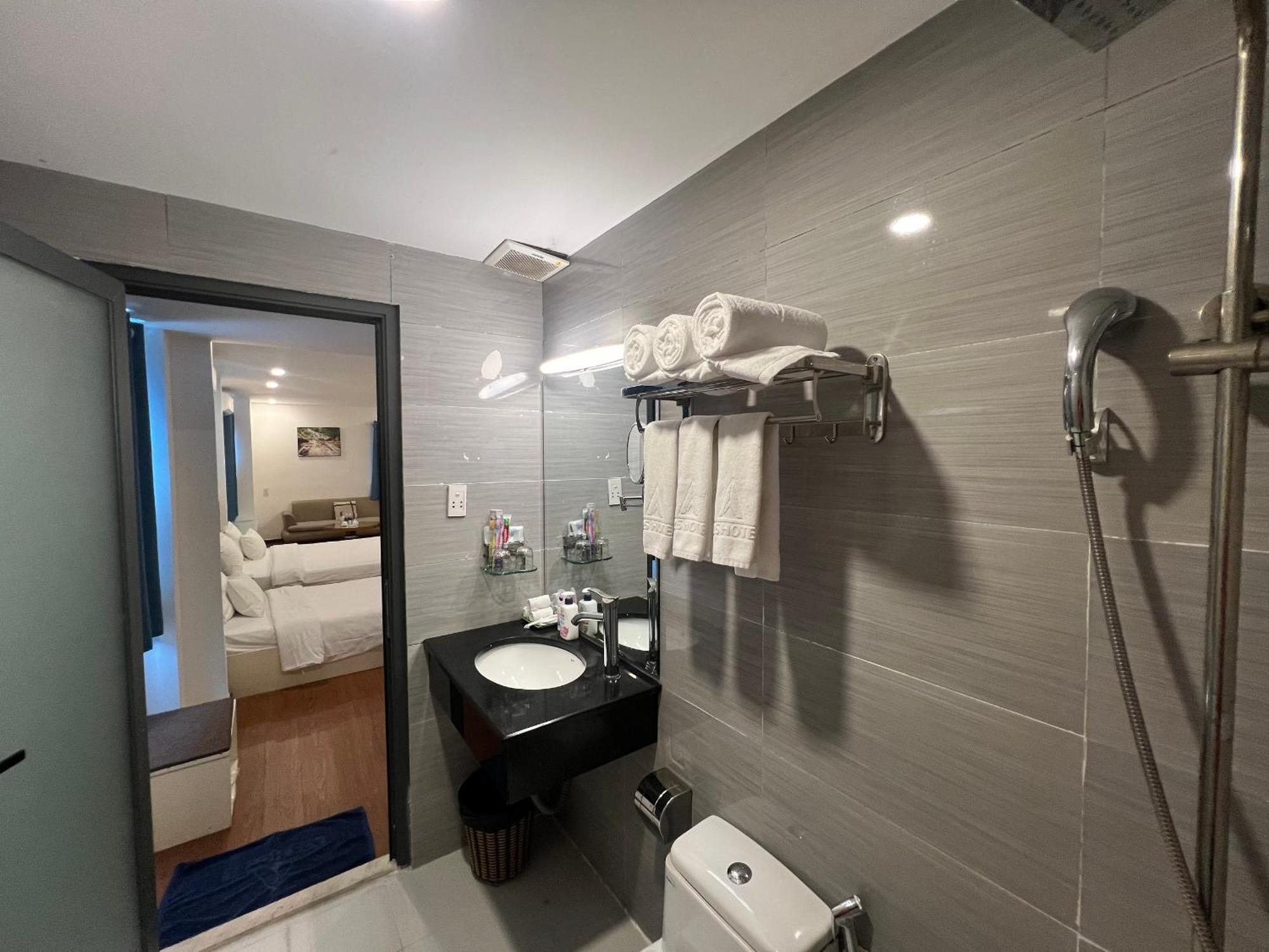 A25 - 274 De Tham Hotel
