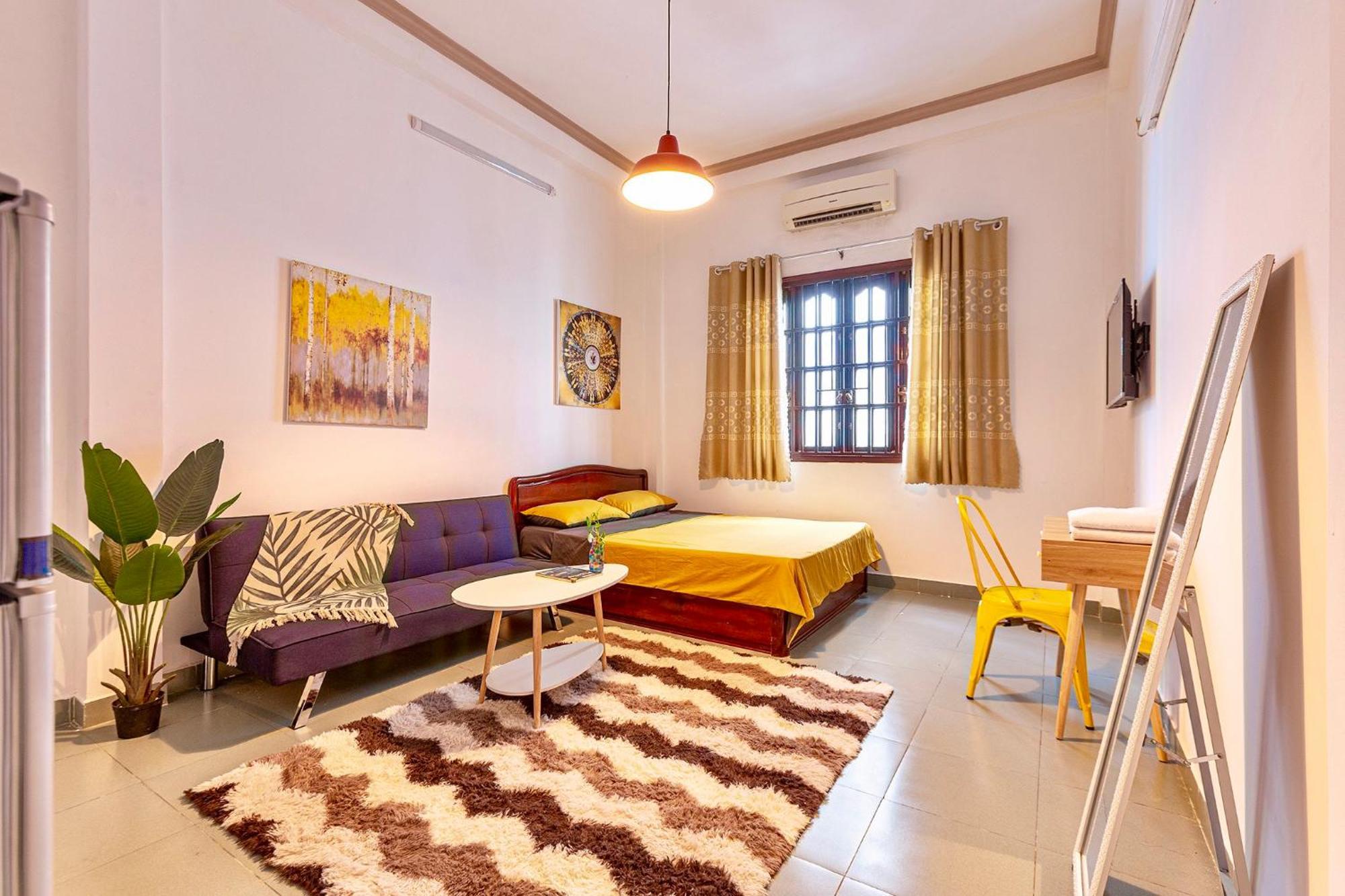 Guest house Feli - Close To Landmark 81 2*