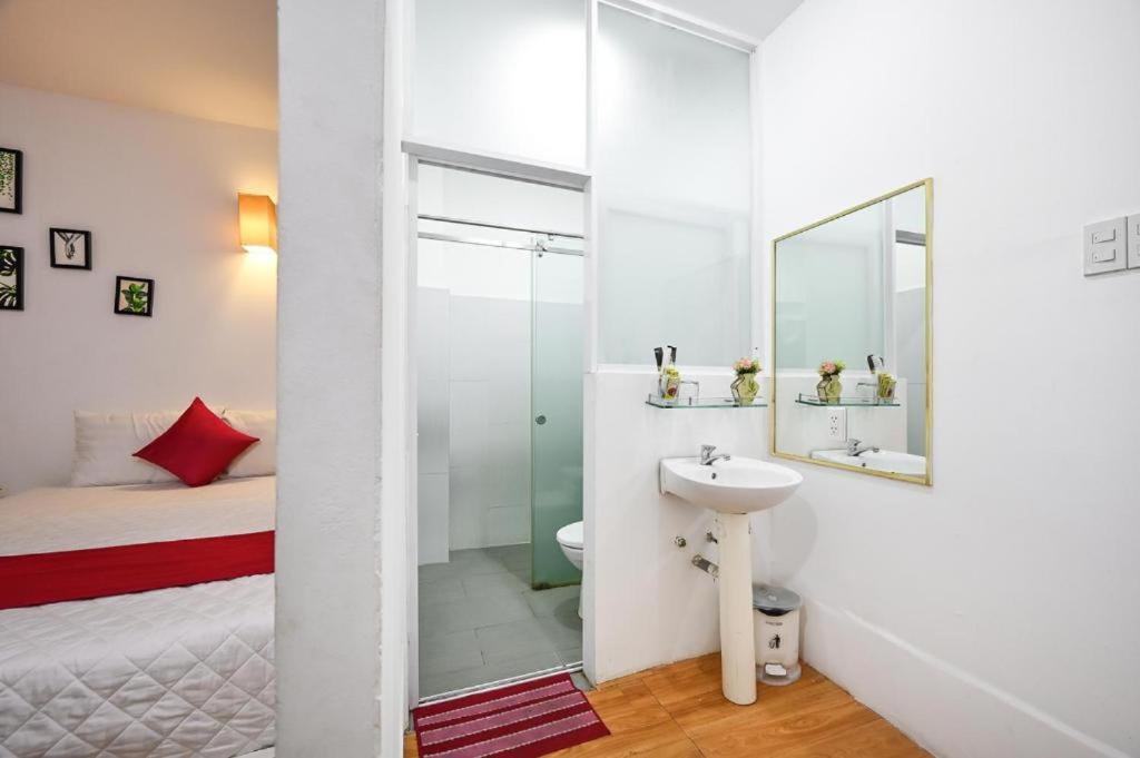 Phu Gia Bui Vien Hotel 3*