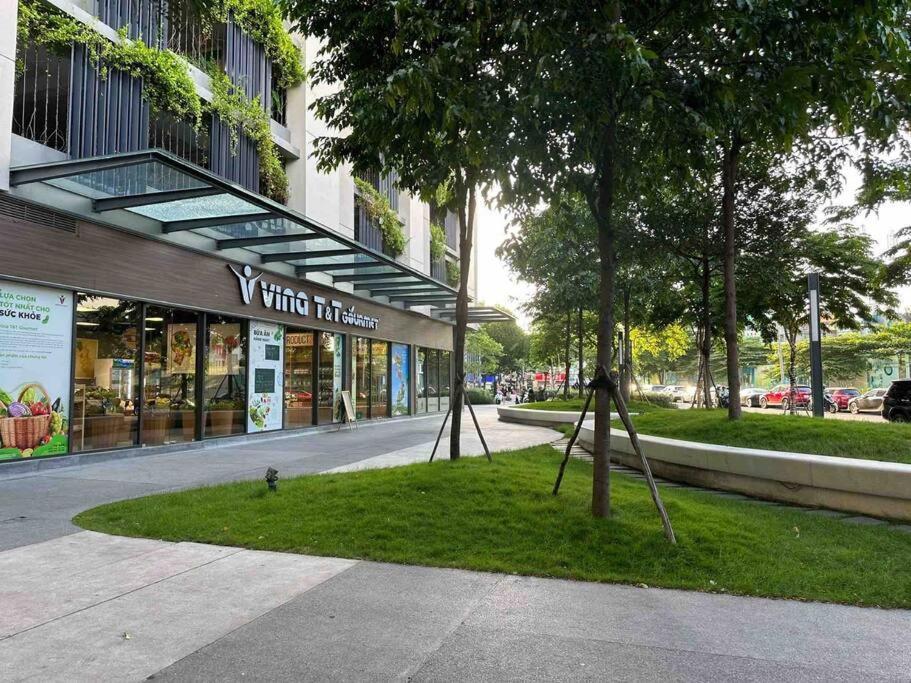 Hado Iris 4, 10 Mins Away From District 1 Apartment *