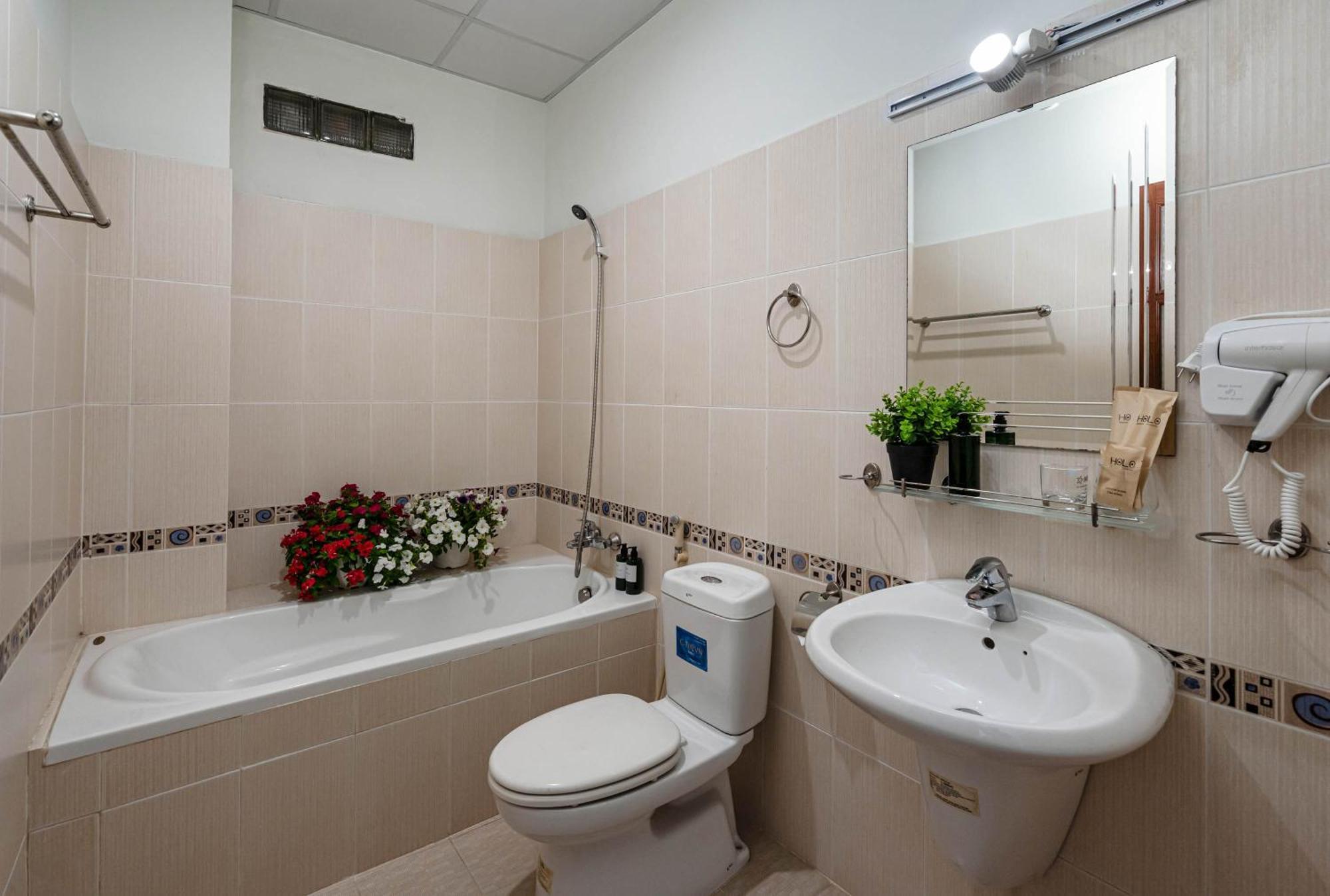 Holo Le Thanh Ton Saigon Serviced Homestay