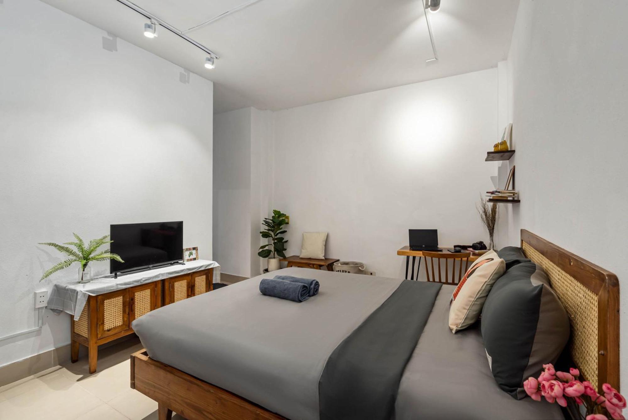 Holo Le Thanh Ton Saigon Serviced Homestay *