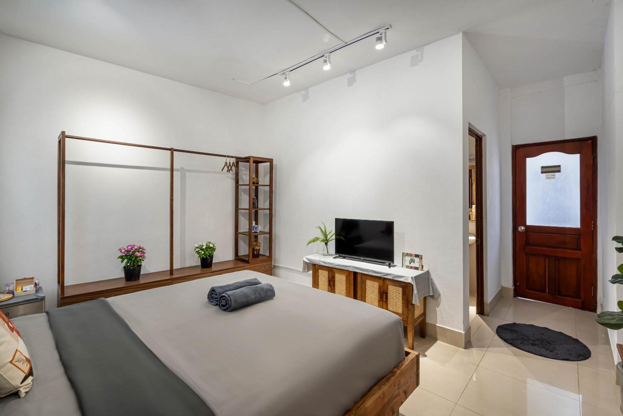 Holo Le Thanh Ton Saigon Serviced Homestay