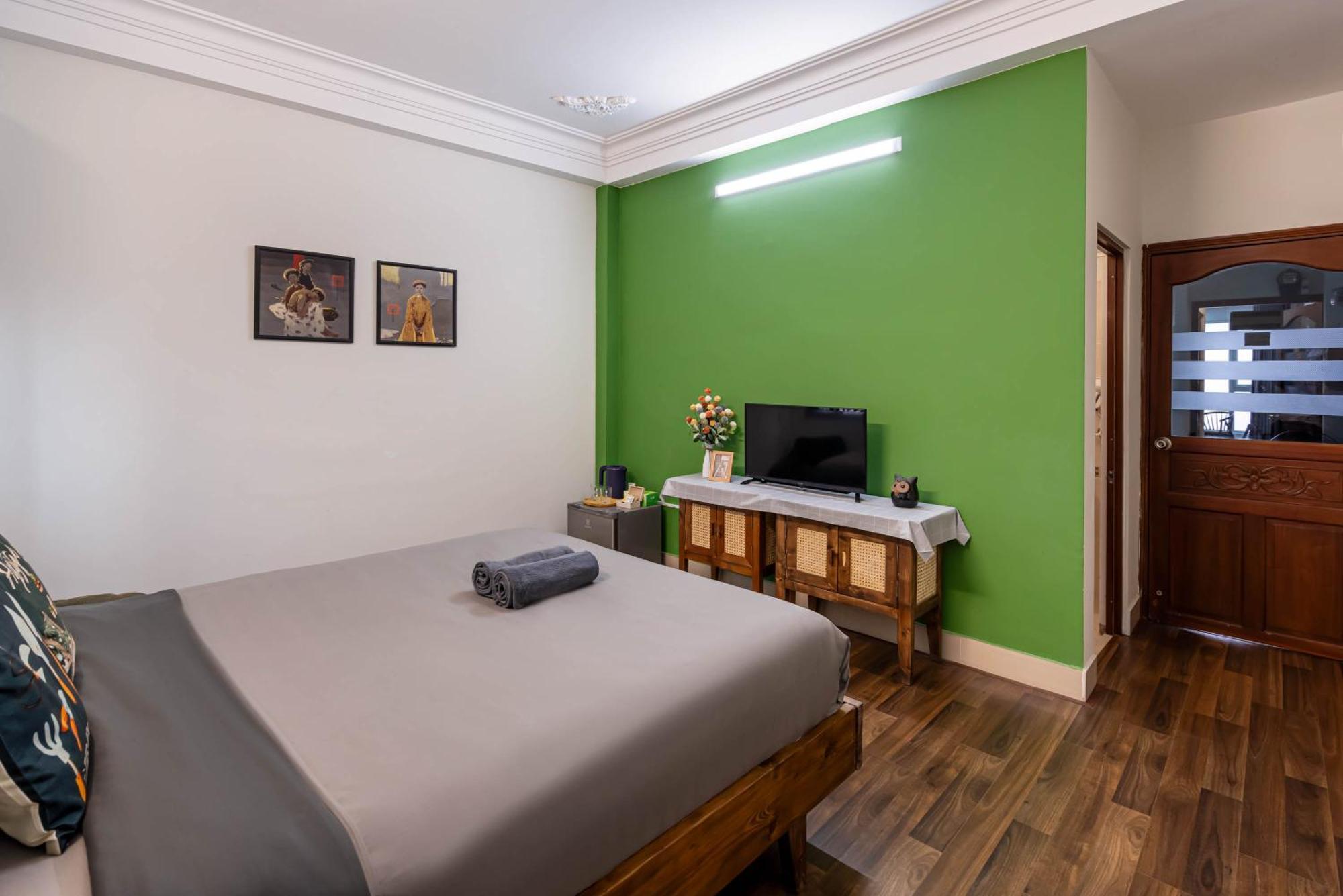 Holo Le Thanh Ton Saigon Serviced Homestay *